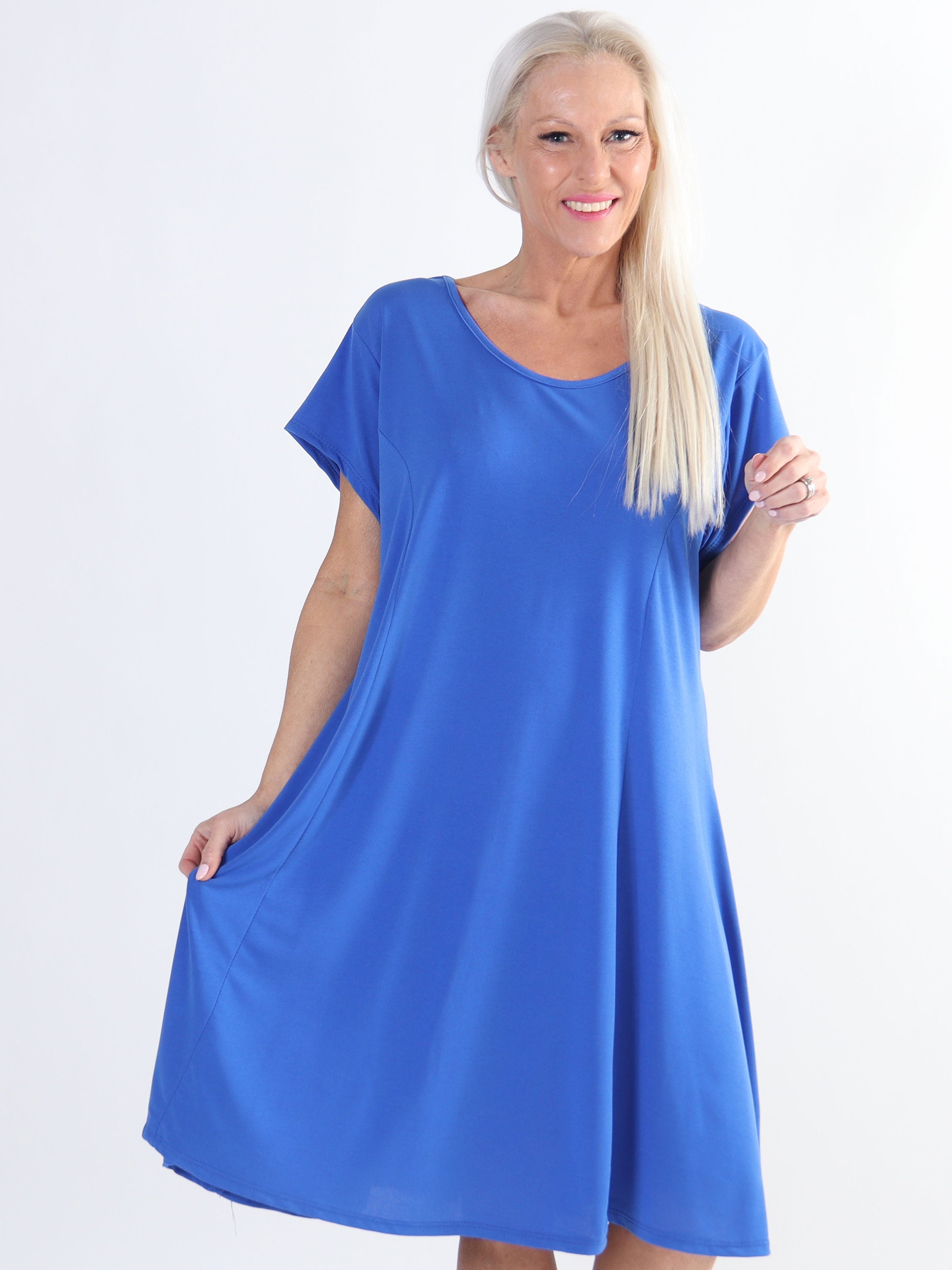 Janina - Slät plus size-klänning i mjukt stretchmaterial