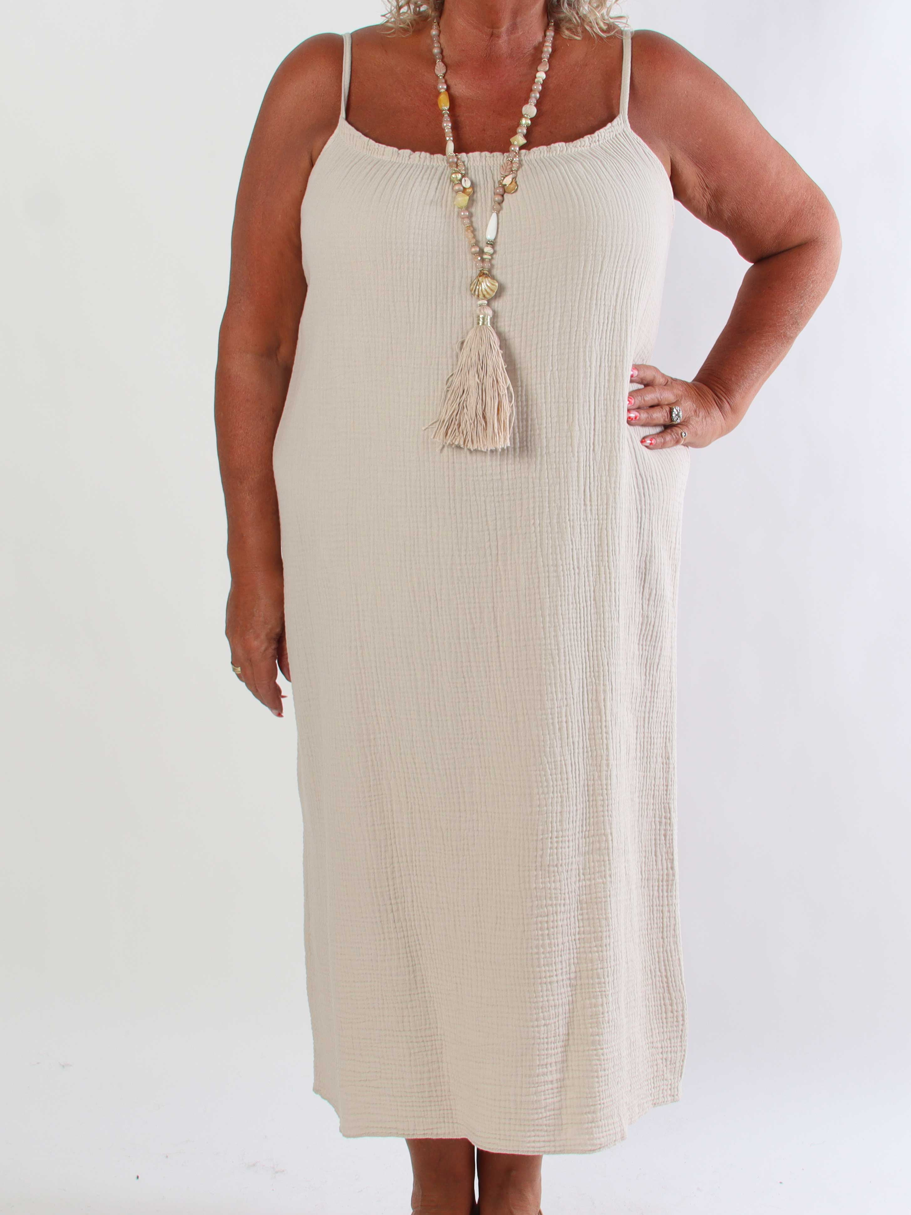 Kamma – Plus size klänning med axelband i mjuk bomullsmuslin