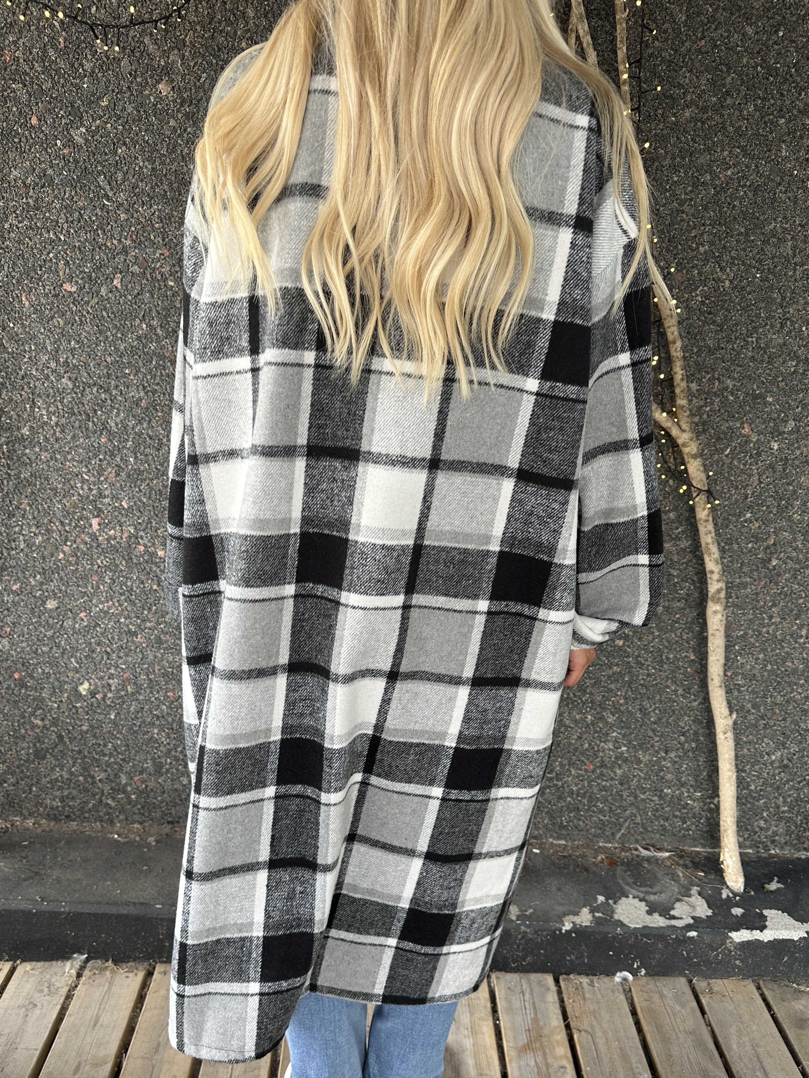 Karoline - Lång rutig skjortjacka i viskos