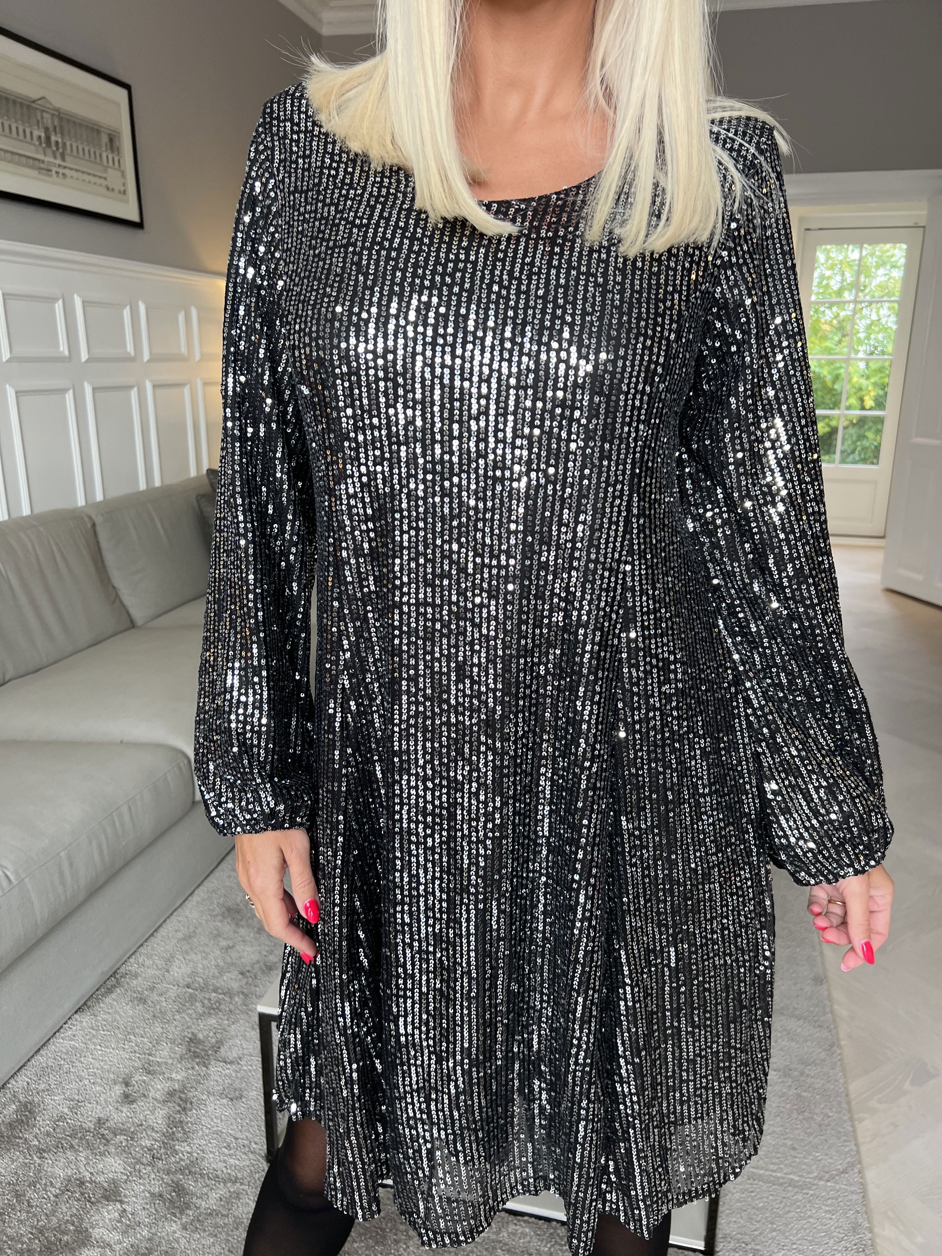 Maj Glitter L/S - Söt paljettklänning som går ut i en A-linjeform