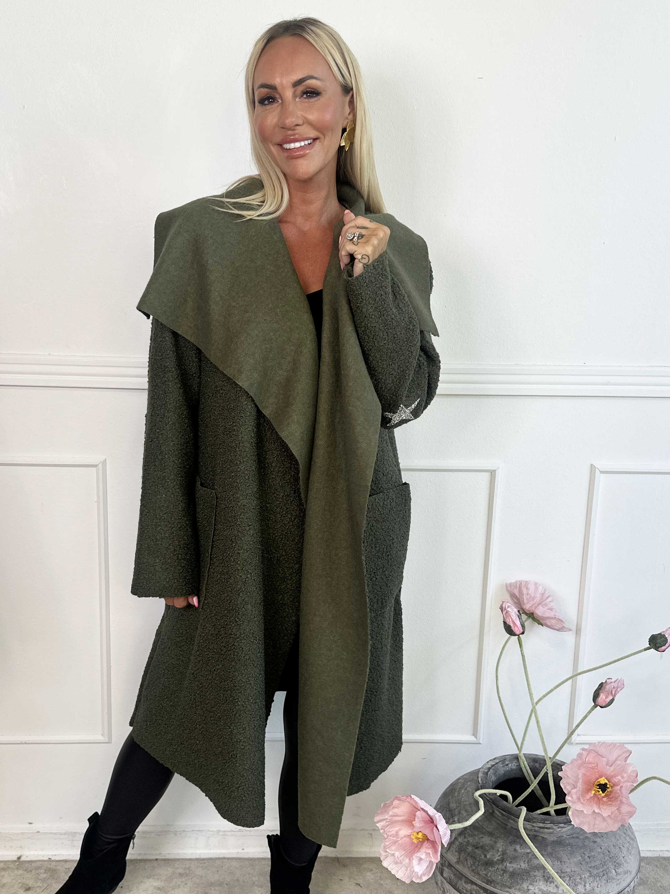 Malfrid - Kappa i mjuk teddy med shiny stjärnor