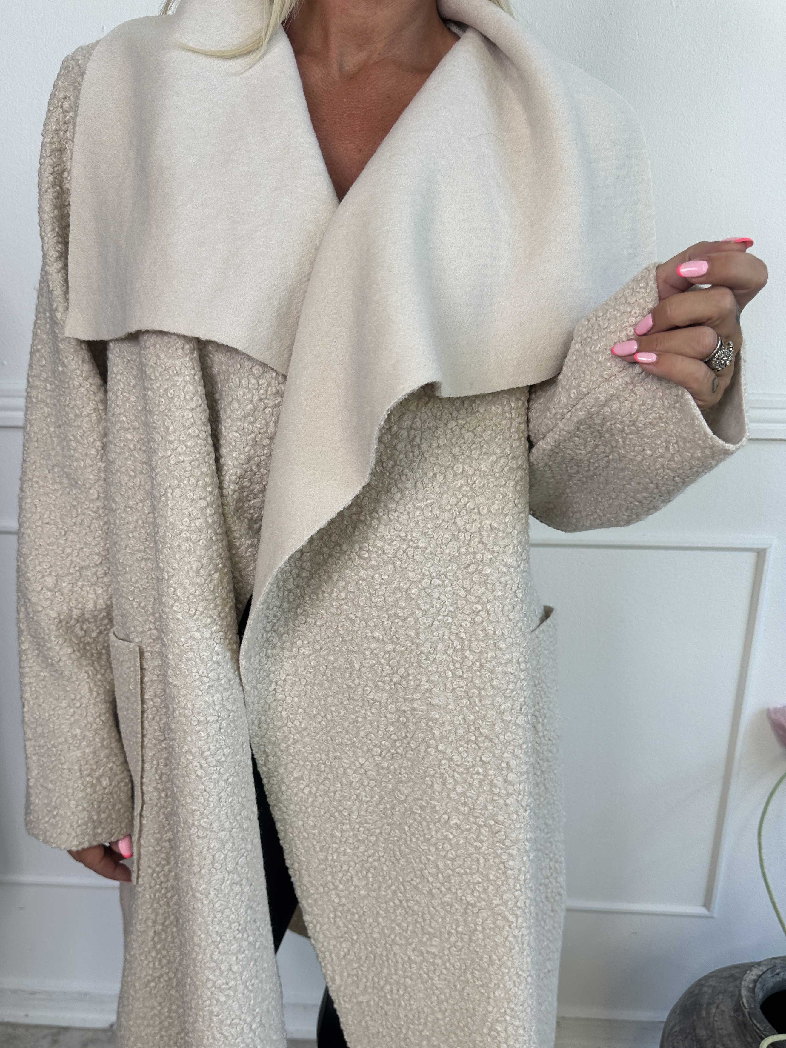 Malfrid - Kappa i mjuk teddy med shiny stjärnor