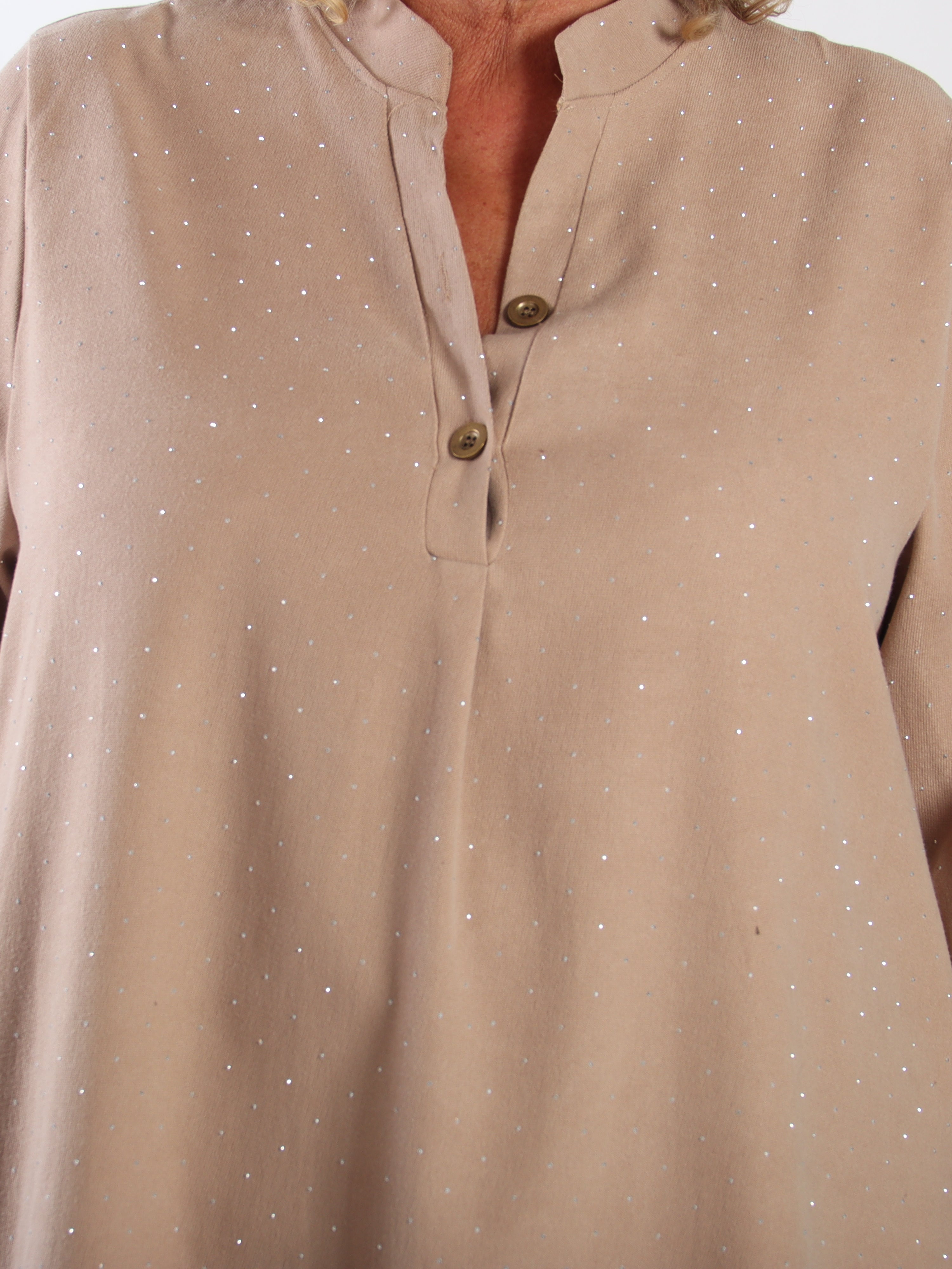 Margaux - Lång och elegant klänning i plus size i mjuk babysammet med fina, glittrande strass