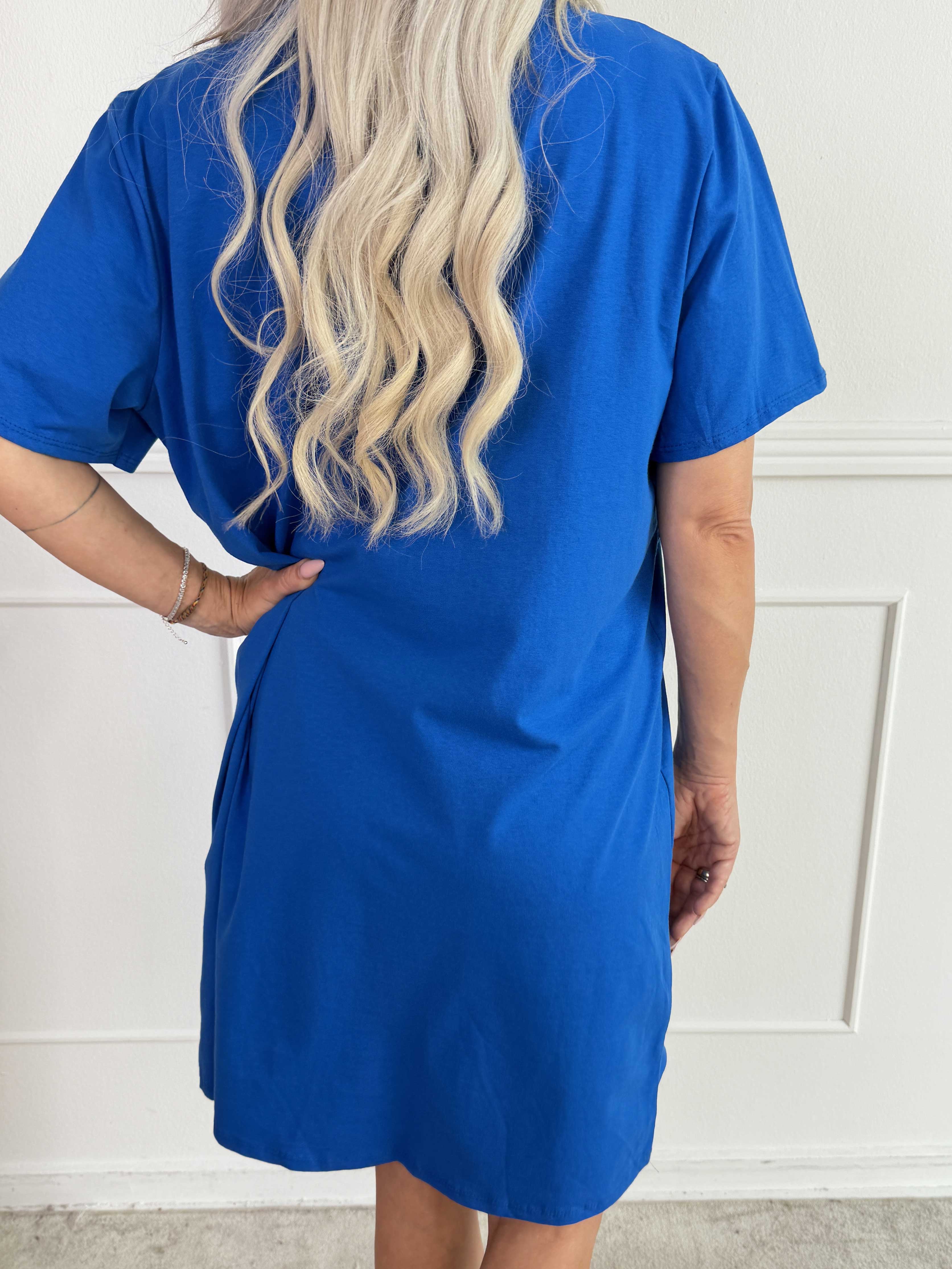 Meriam - Plus size t-shirtklänning med ett coolt, amerikanskinspirerat tryck