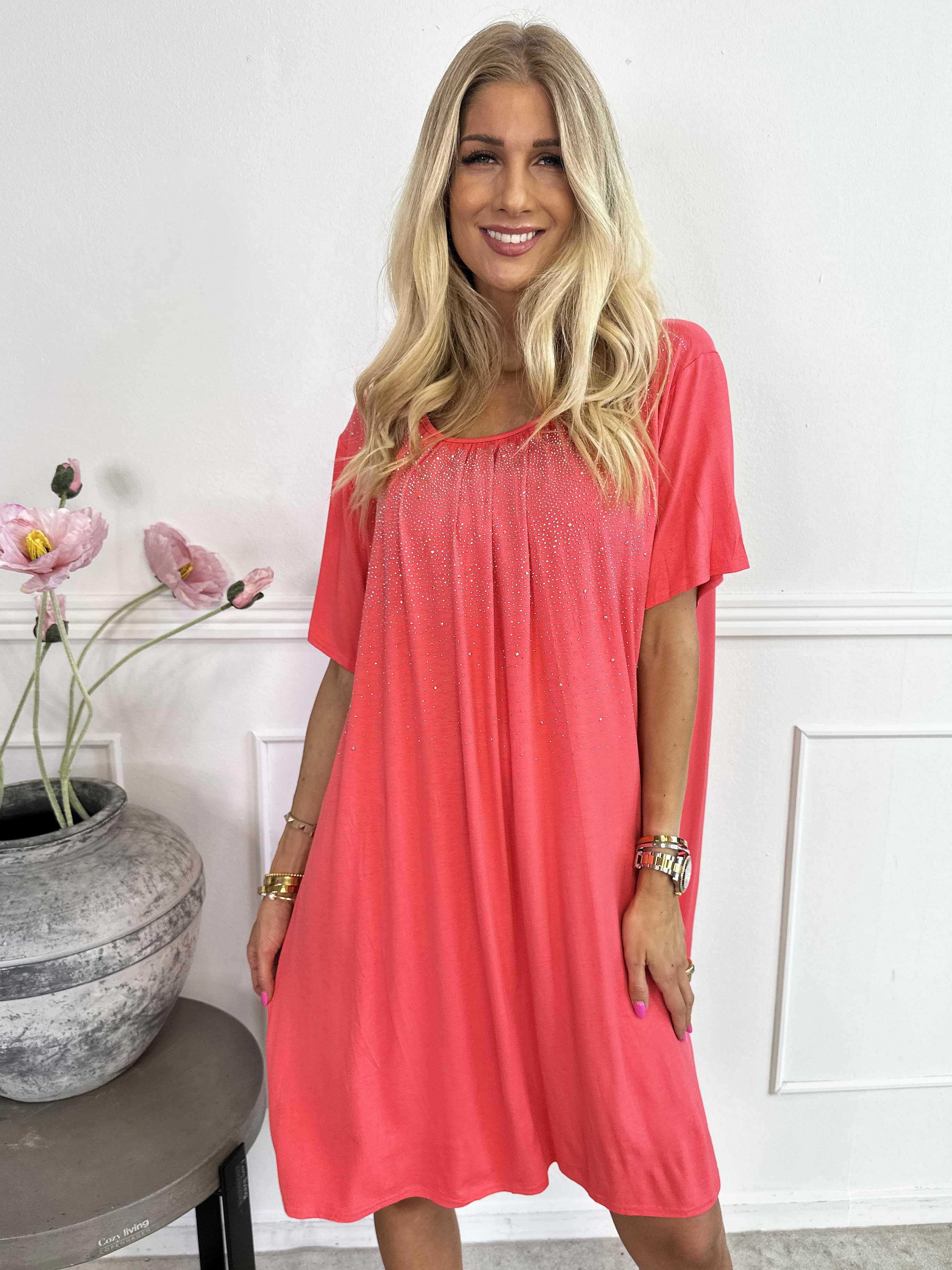 Miravi Sparkle - Lös klänning i elastiskt tyg med strass