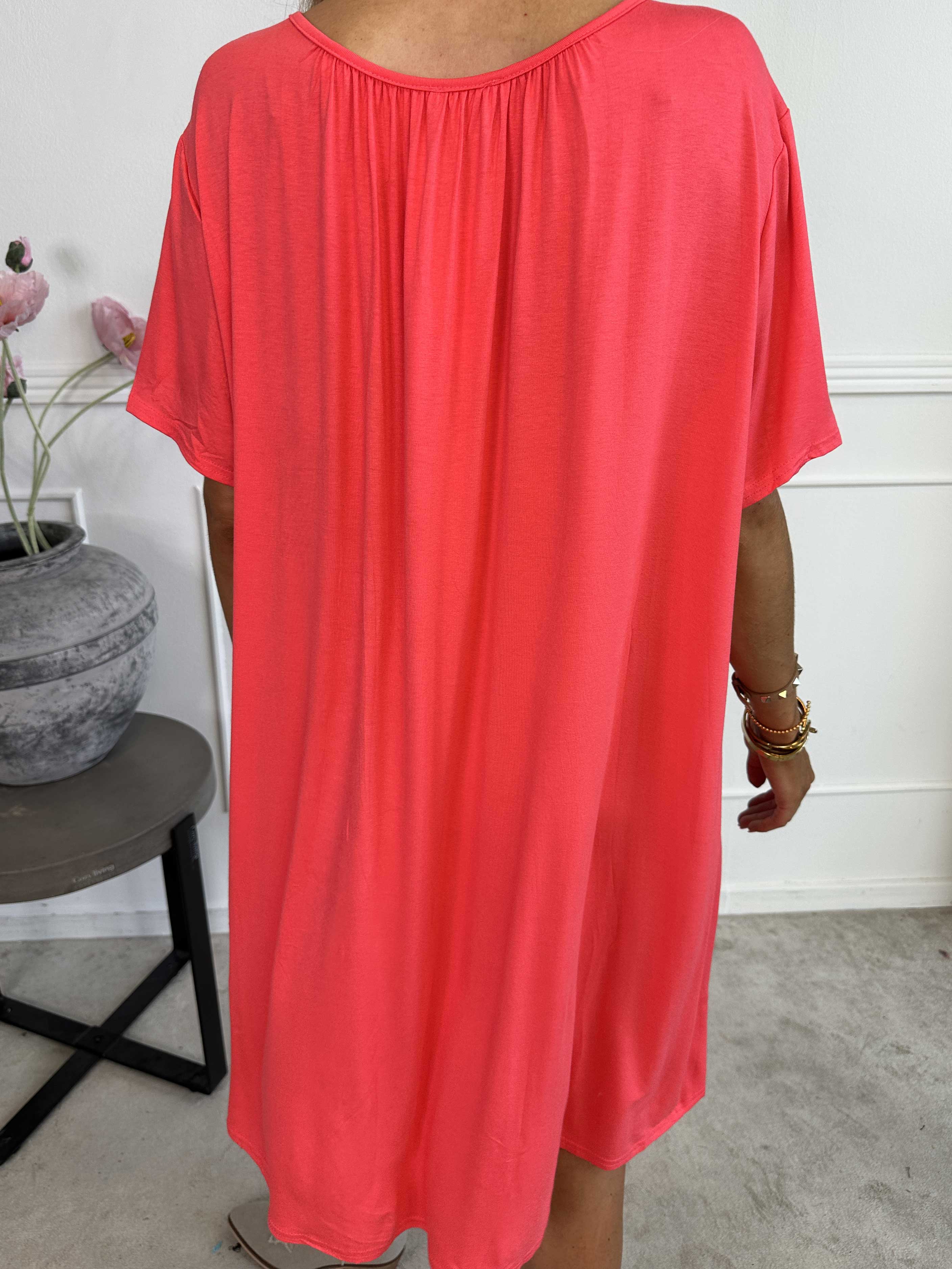 Miravi Sparkle - Lös klänning i elastiskt tyg med strass