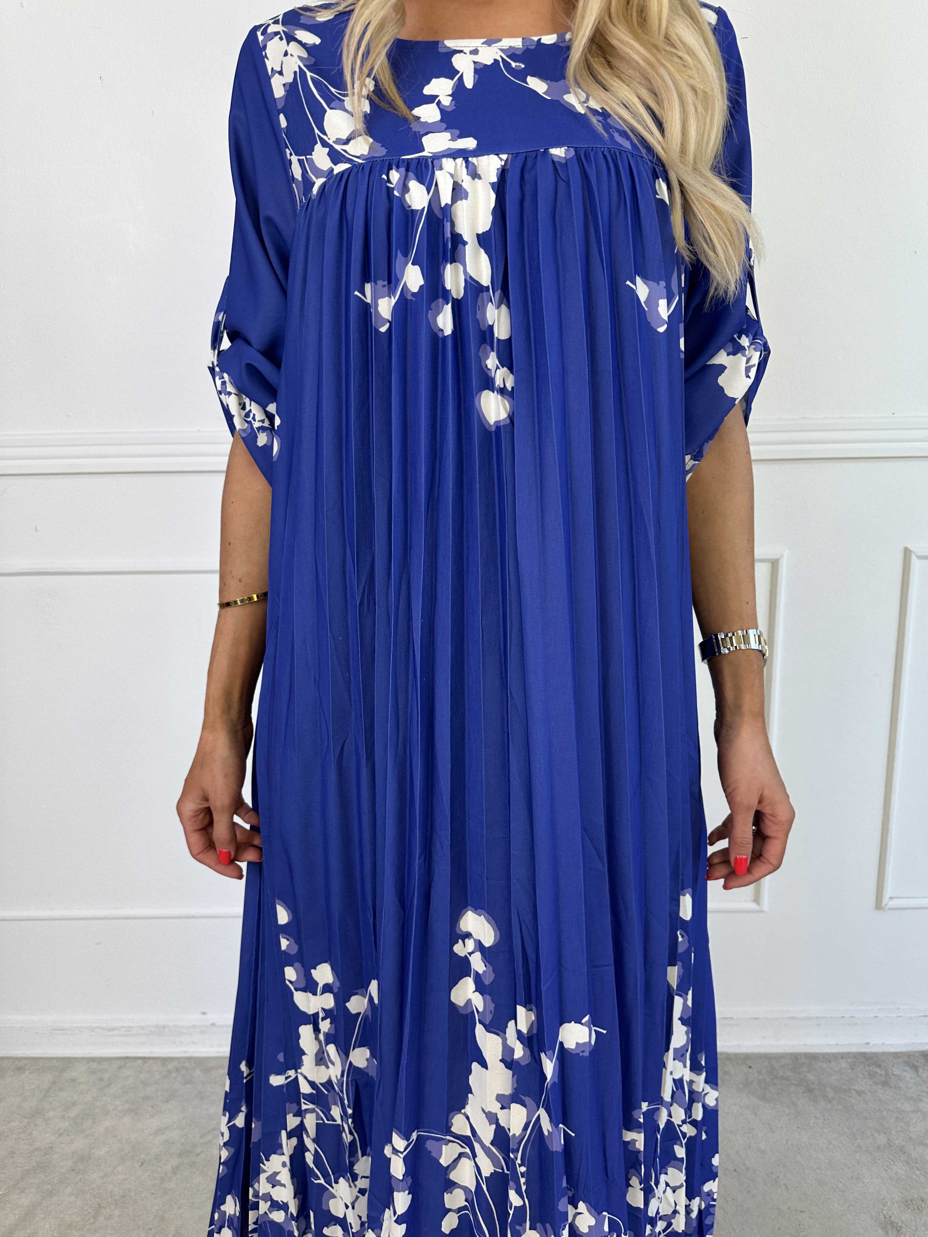 Nannie Blossom - Lång plisserad klänning med blommotiv