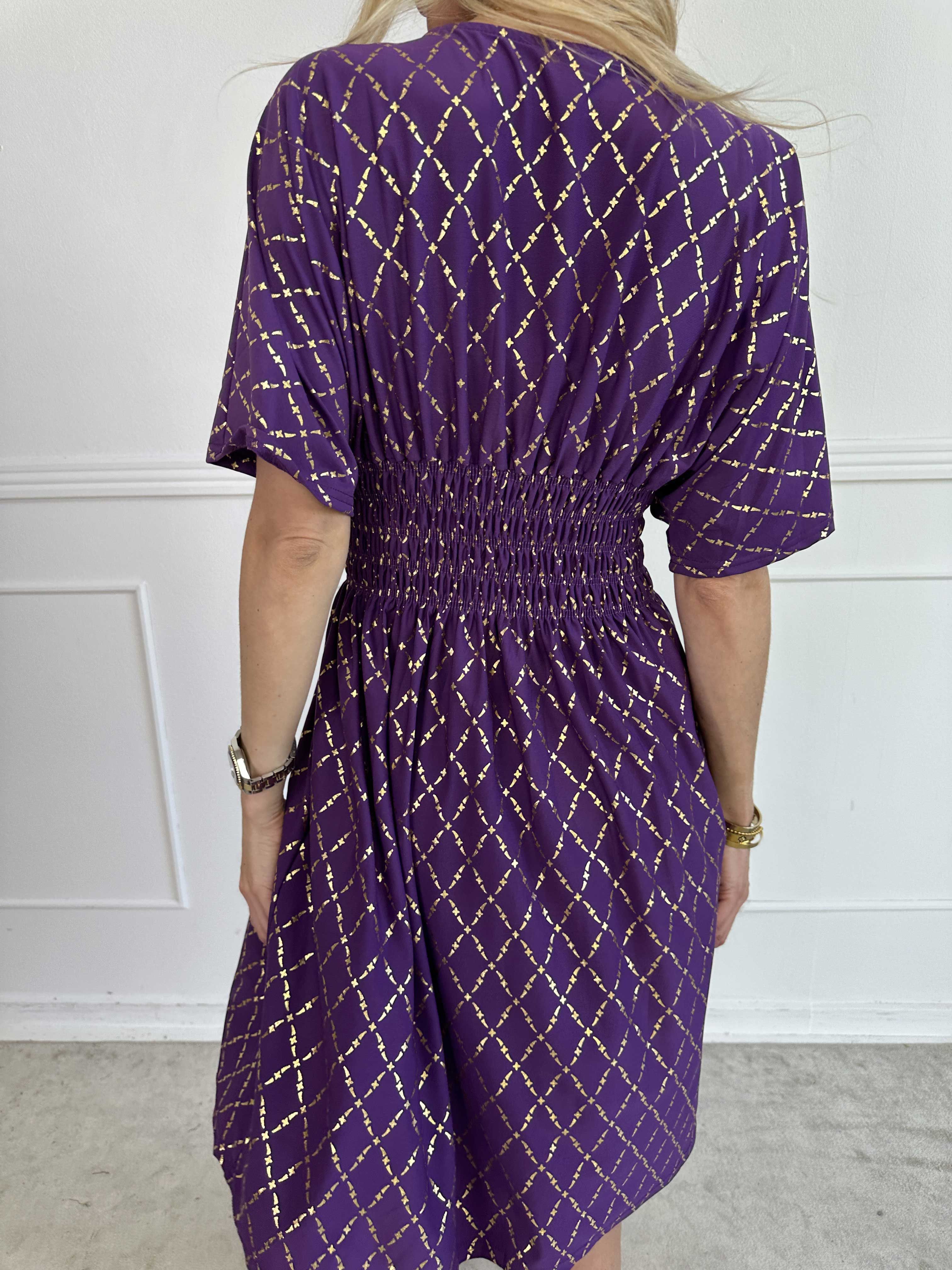 Pams Gold Check Short - Kort elastisk klänning med gulddetaljer