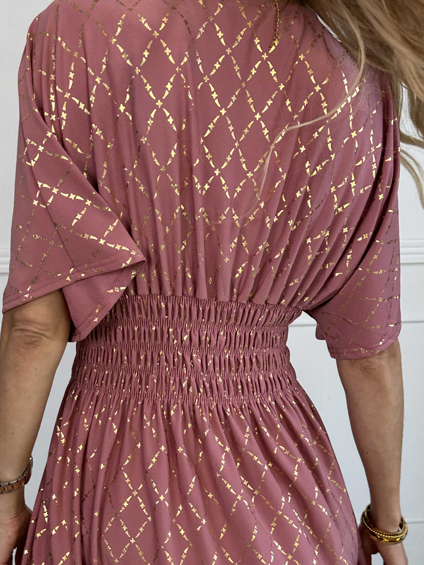 Pams Gold Check Short - Kort elastisk klänning med gulddetaljer