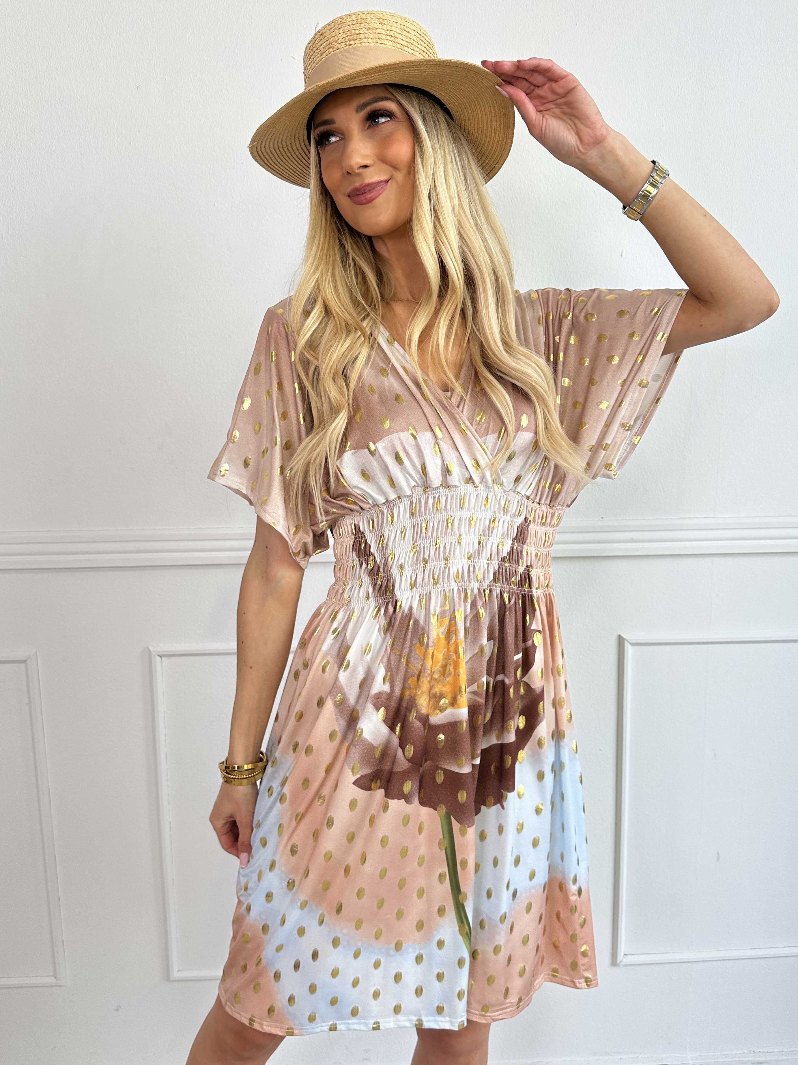 Pams Field Short - Kort elastisk kjole med blomstermotiv og guld dutter