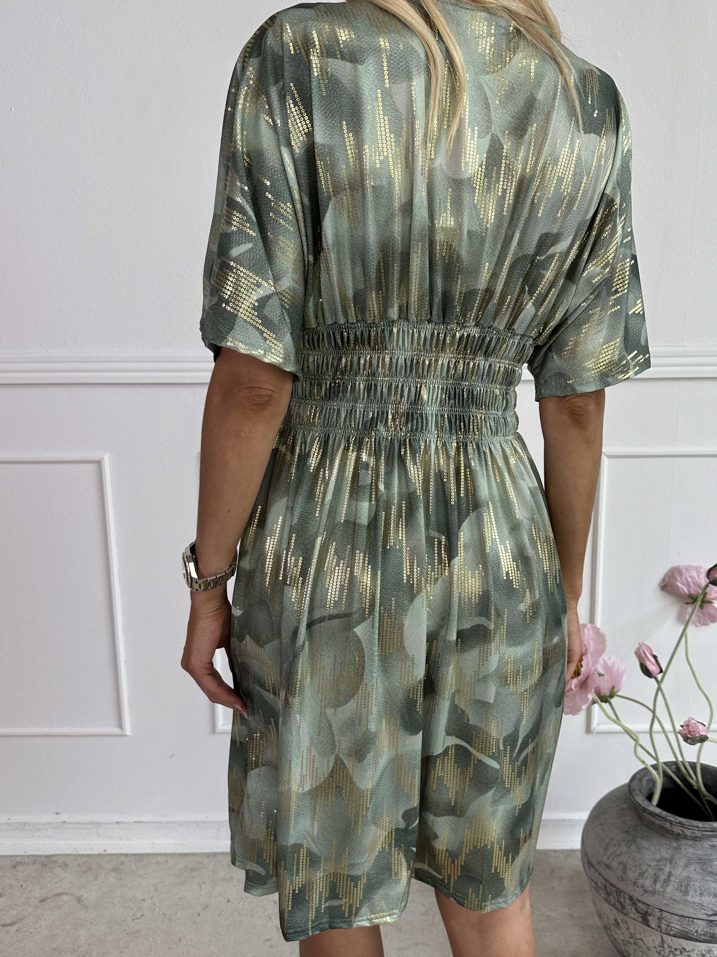 Pams Glamorous Short - Kort elastisk klänning med fina gulddetaljer