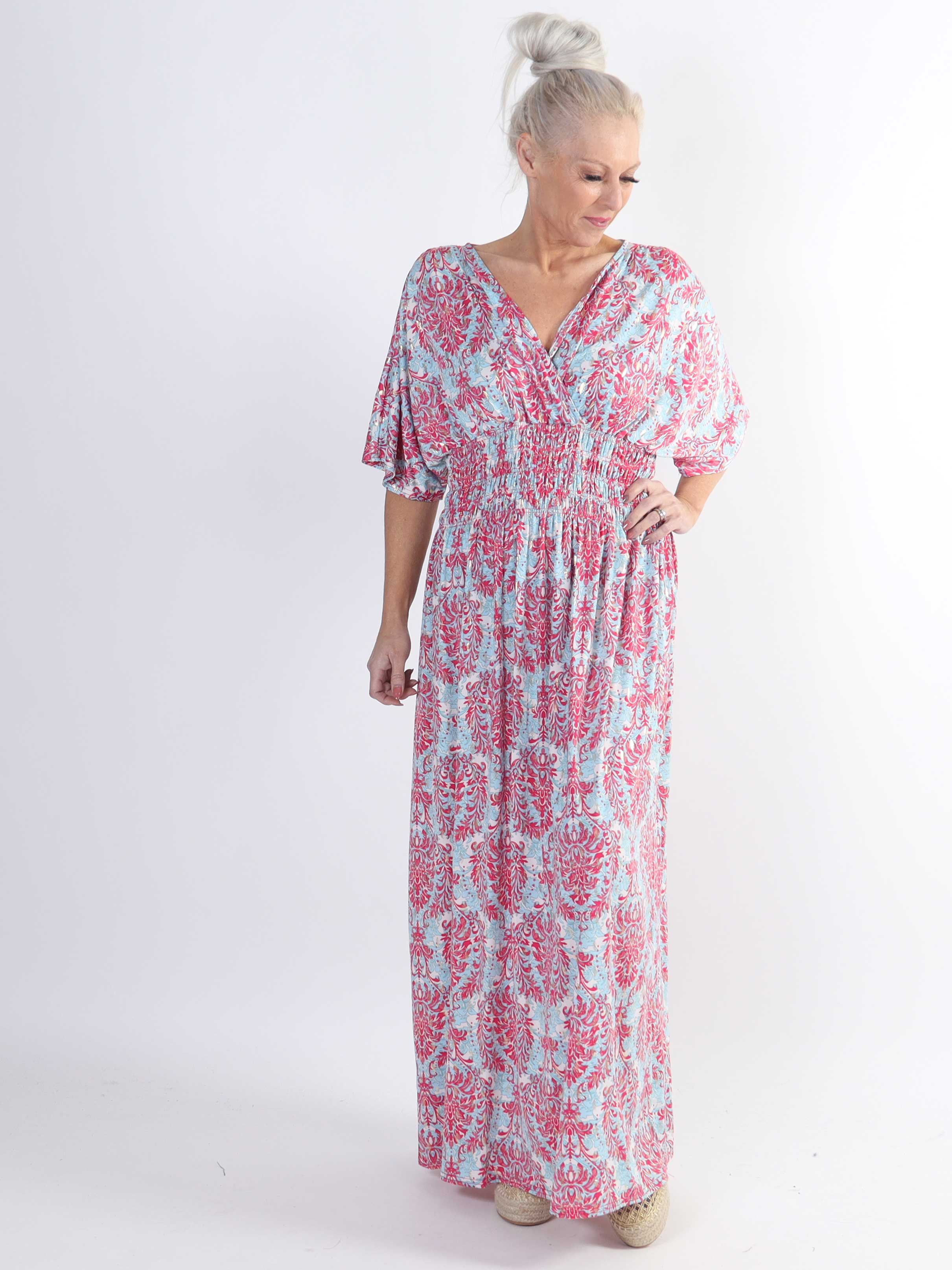 Pams Royal - Lång stretchig plus size-klänning i skrynkelfritt tyg