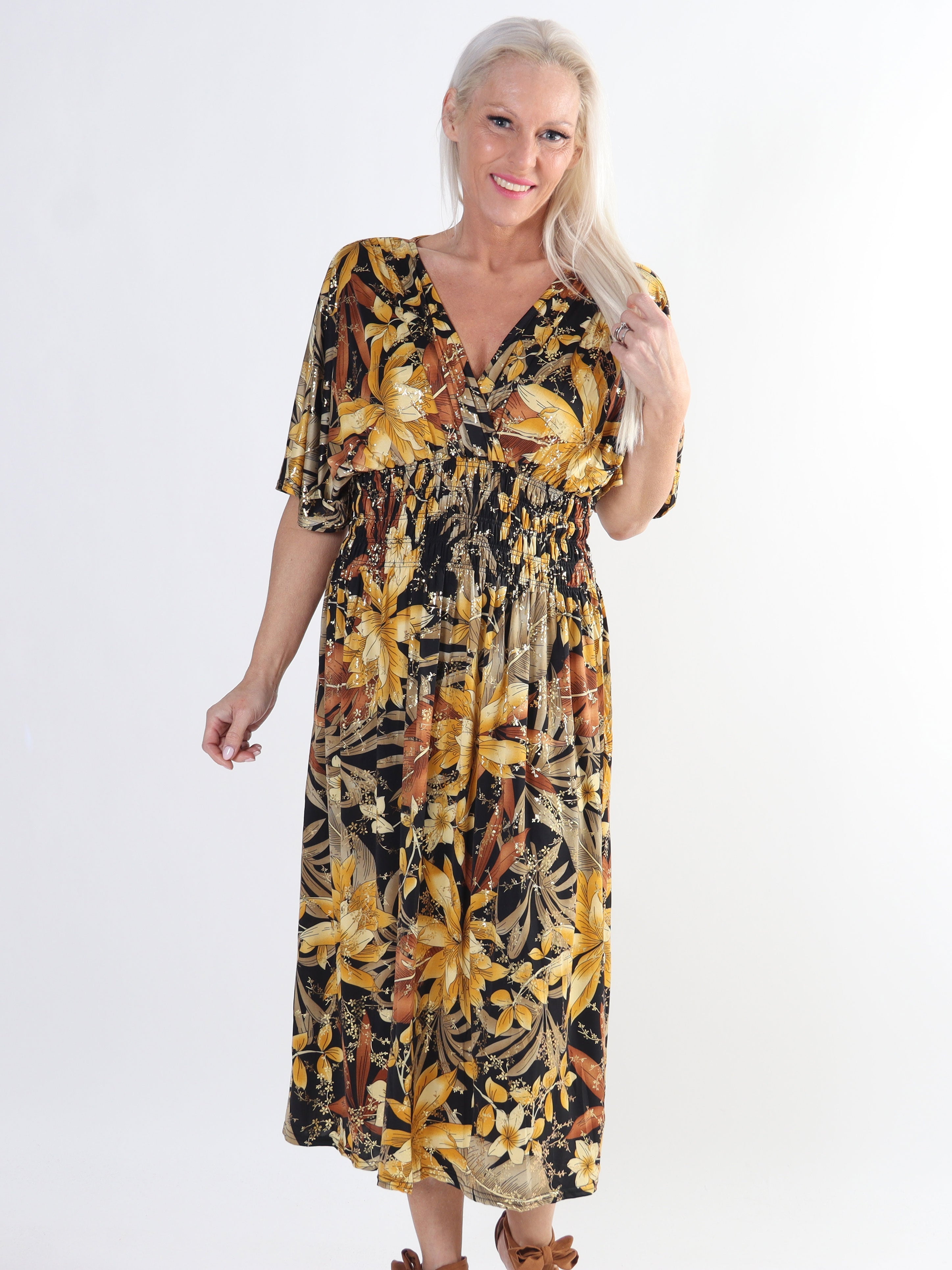 Pams Midi - Blommig klänning med resår i skrynkelfritt tyg för stora storlekar