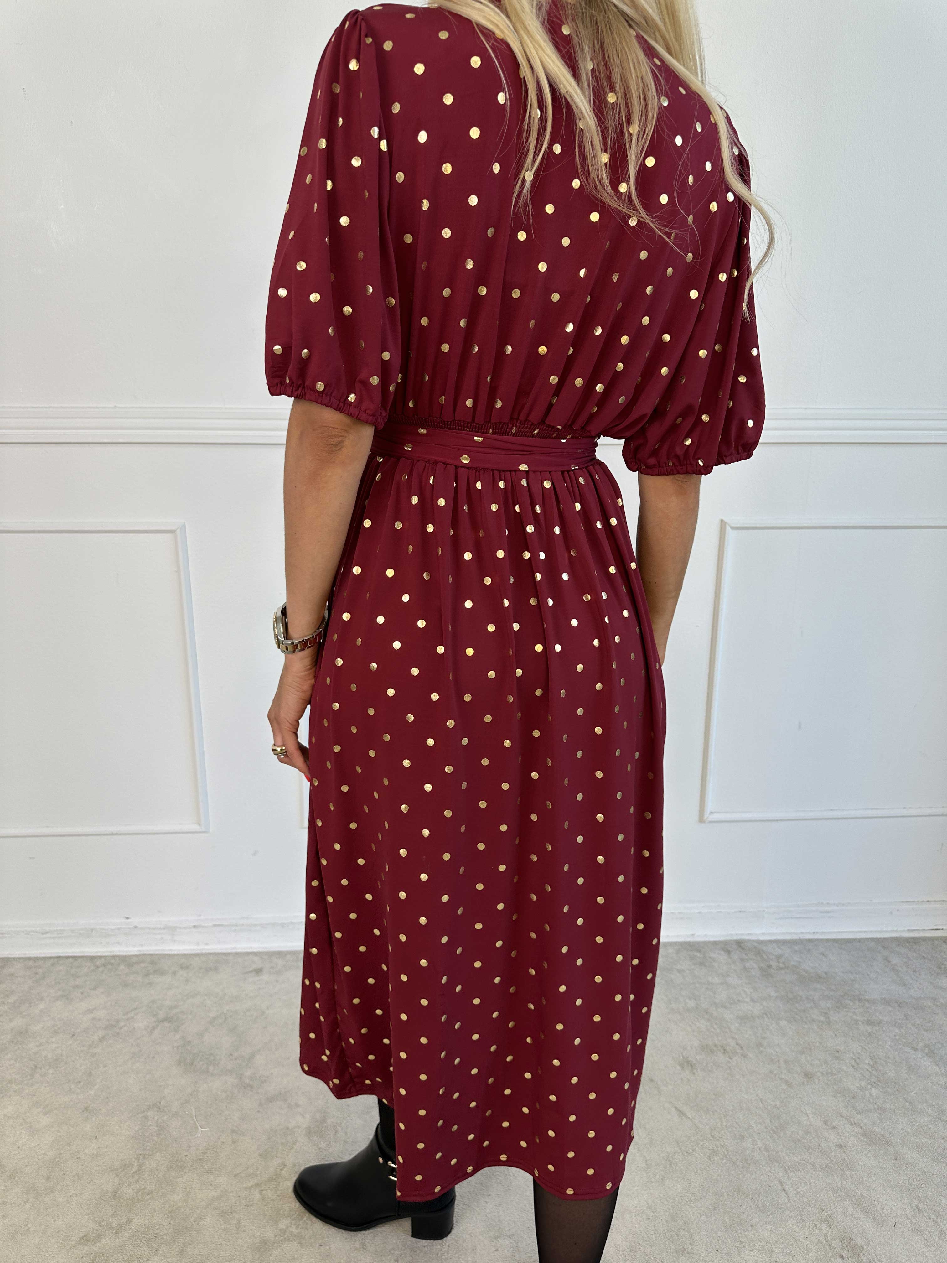 Primula Dust Gold - Klänning i omlott-look med guldprickar