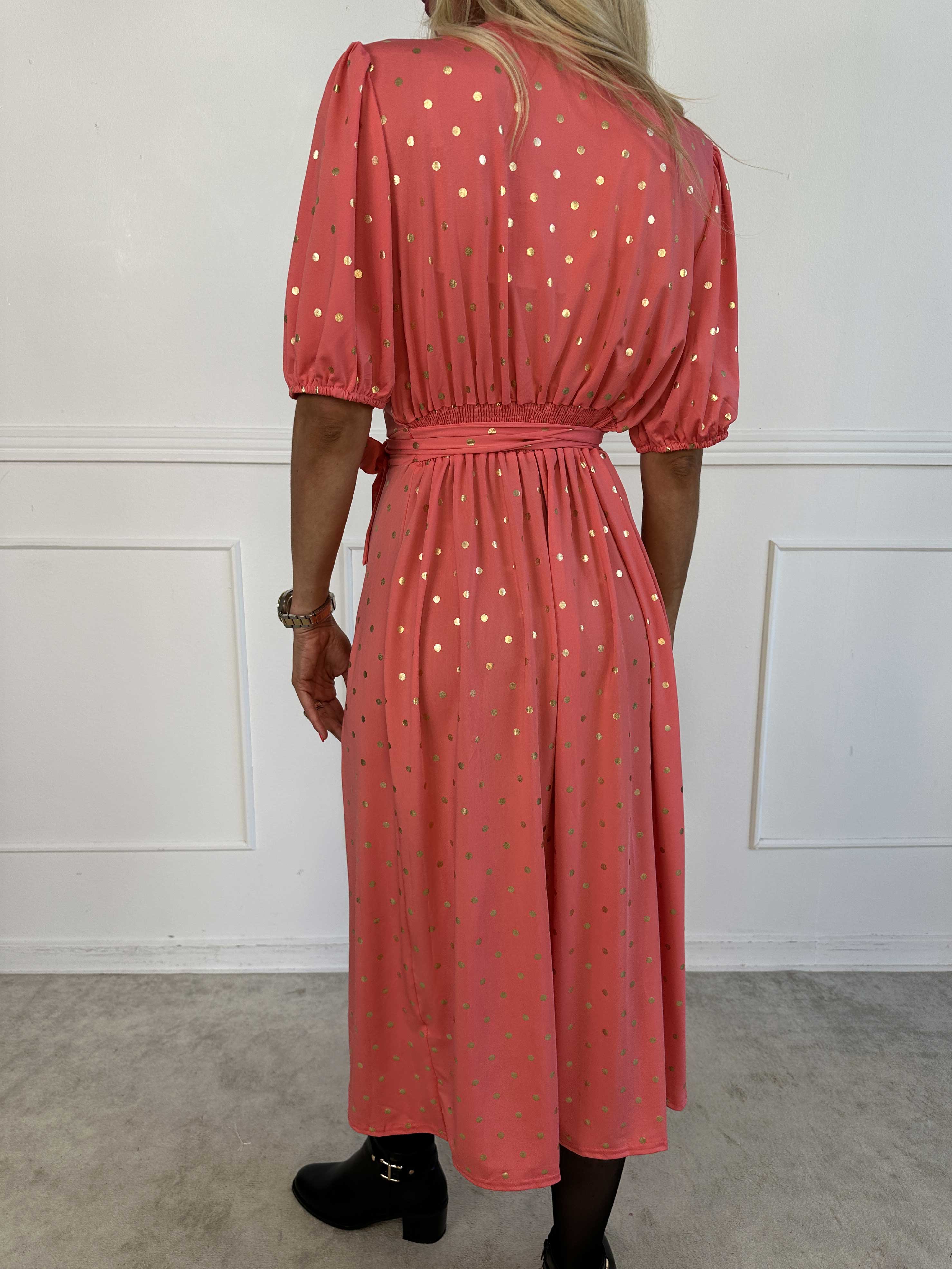 Primula Dust Gold - Klänning i omlott-look med guldprickar