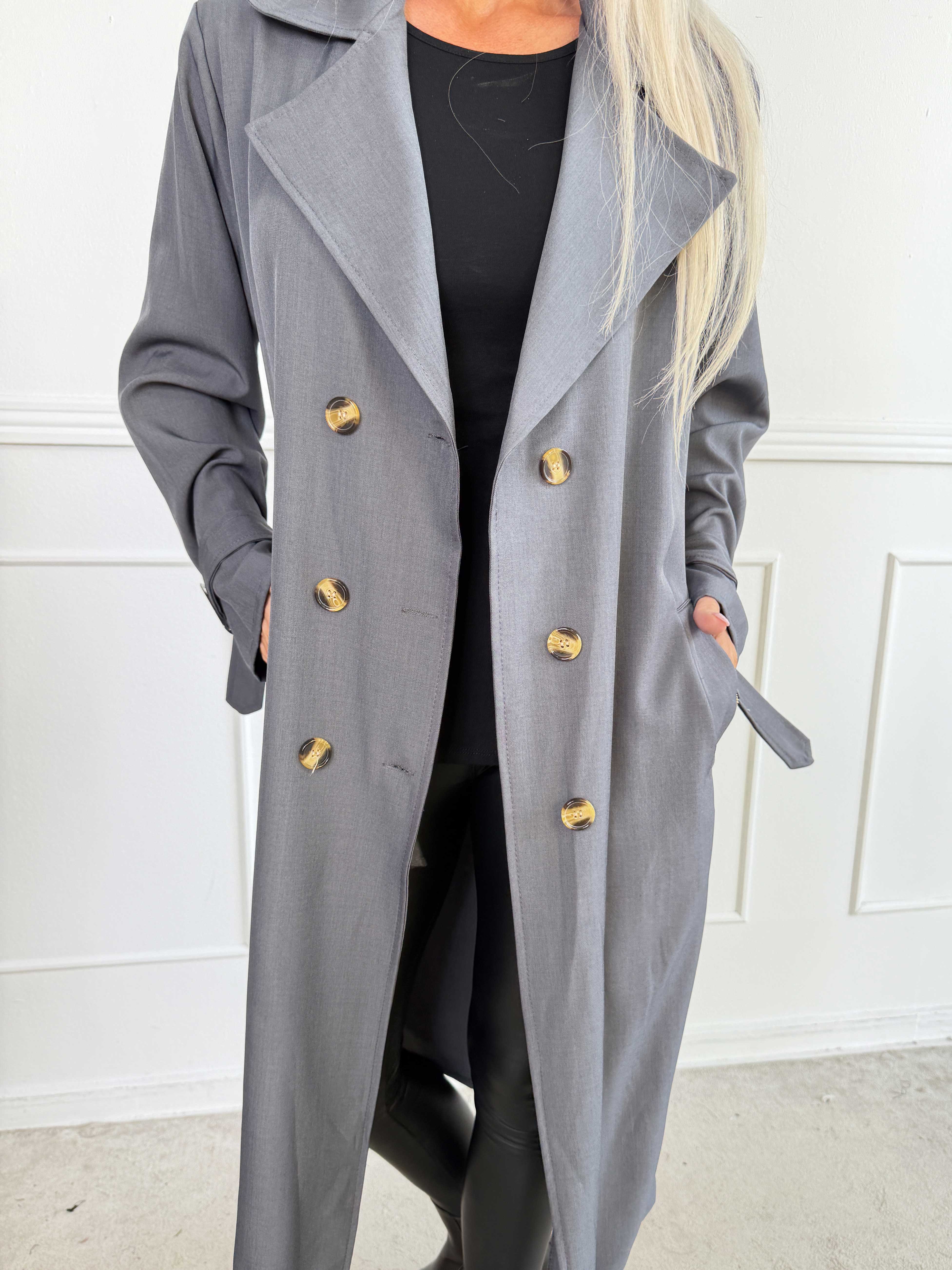 Sharpay 2.0 – Lätt trenchcoat med knytskärp