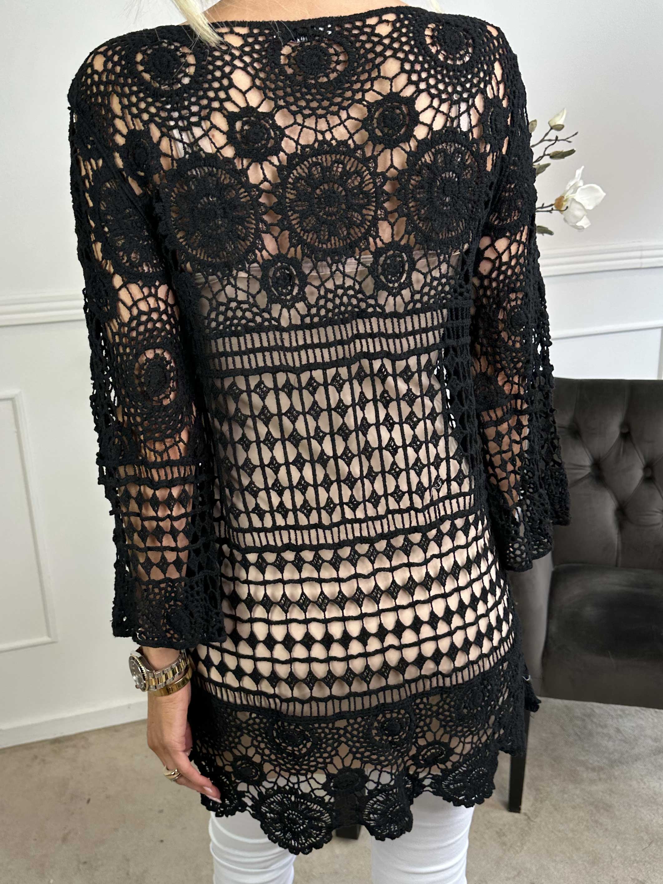 Sigrid - Virkad tunika med spets framtill