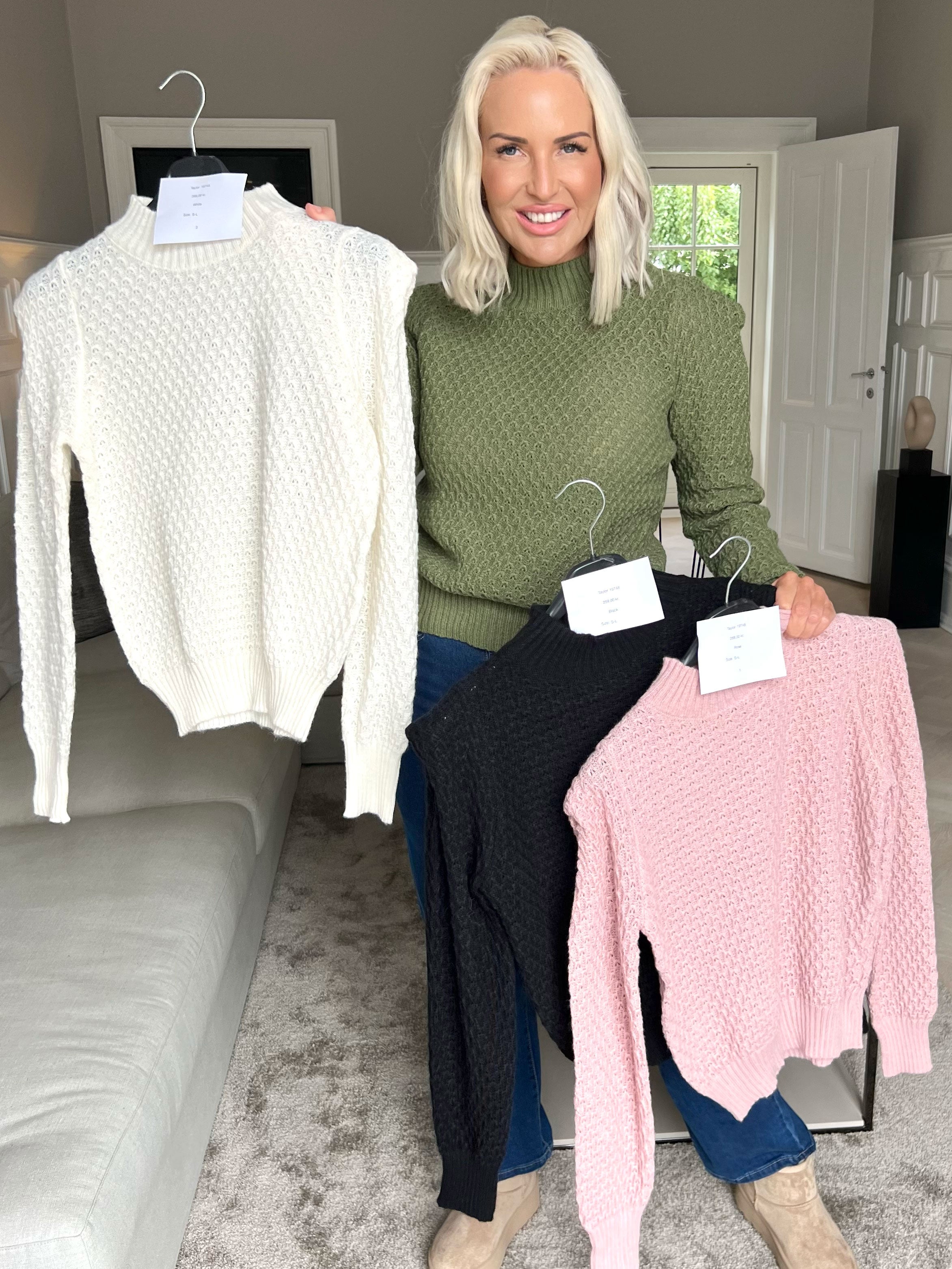 Taylor - Simpel stickad tröja med små puffärmar