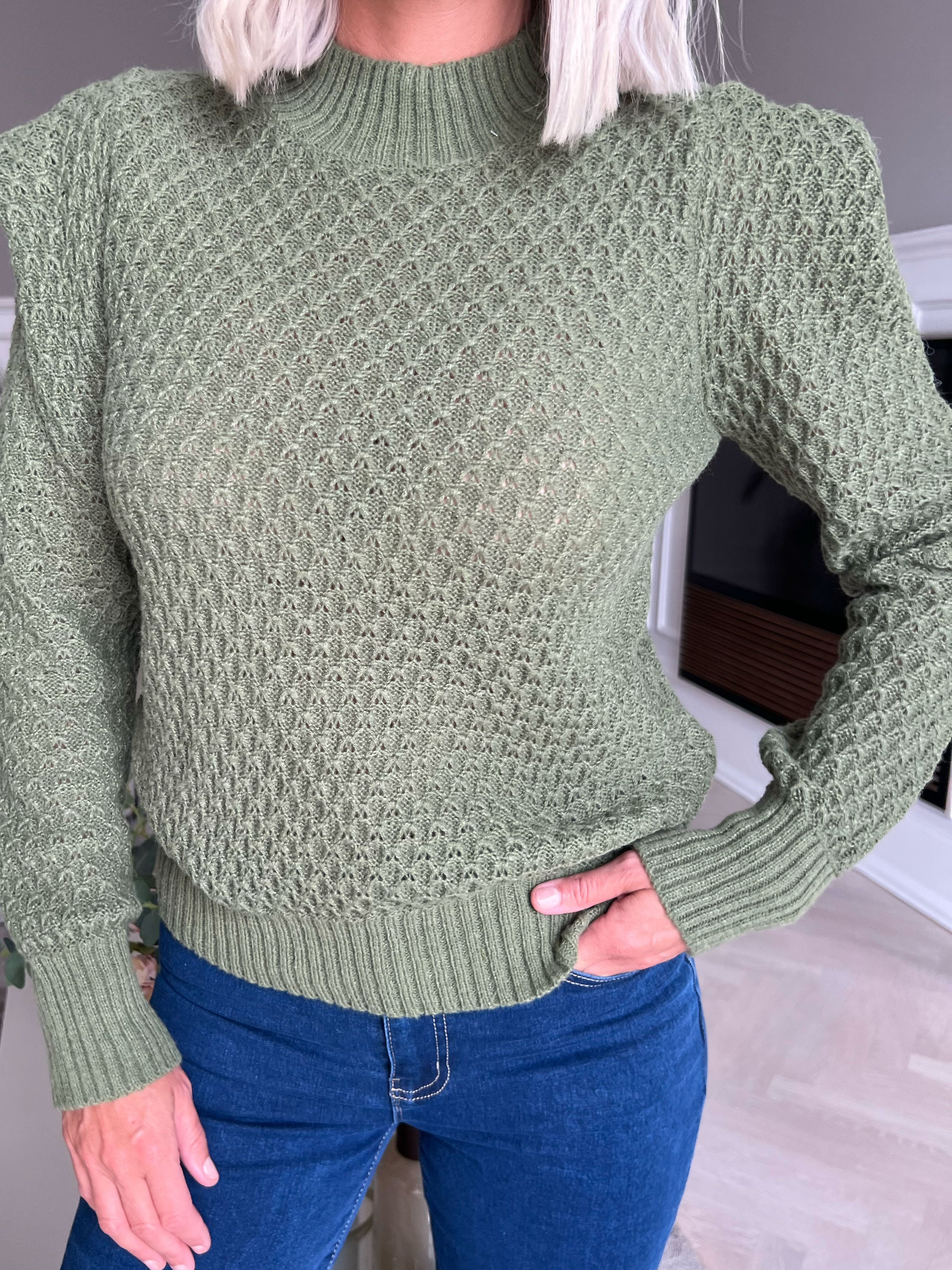 Taylor - Simpel stickad tröja med små puffärmar