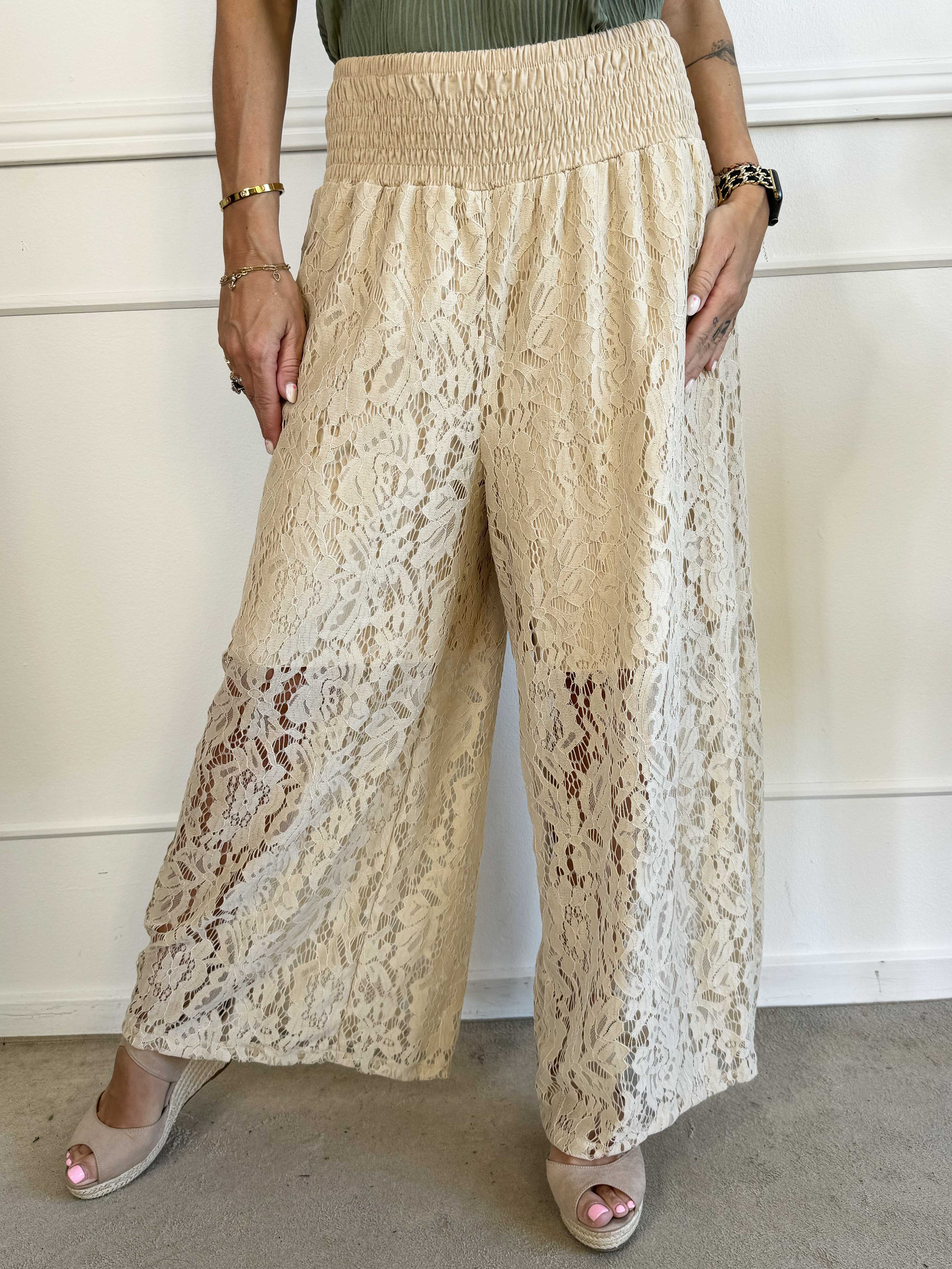 Valencia - Söta byxor med resår och spets