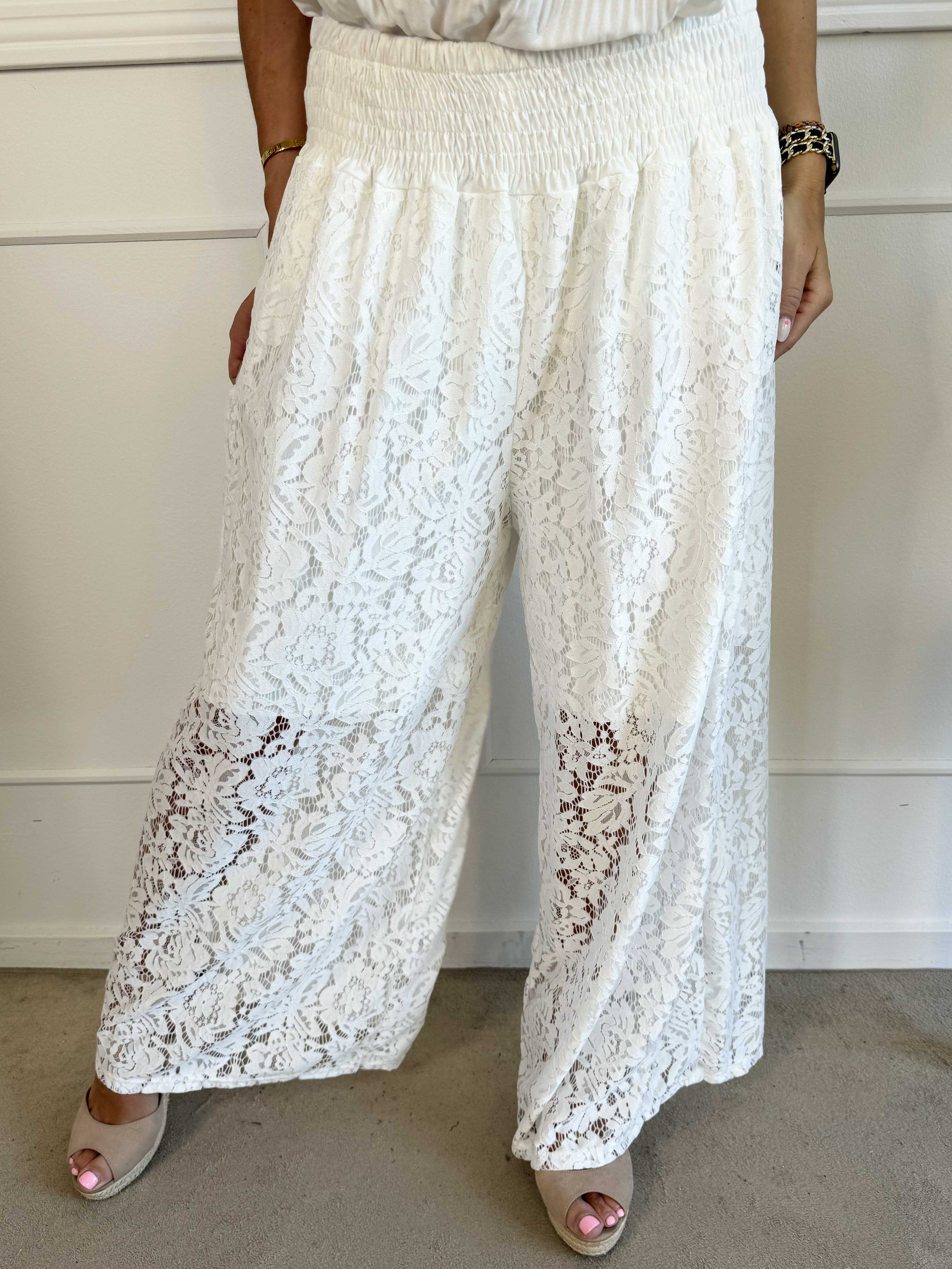 Valencia - Söta byxor med resår och spets