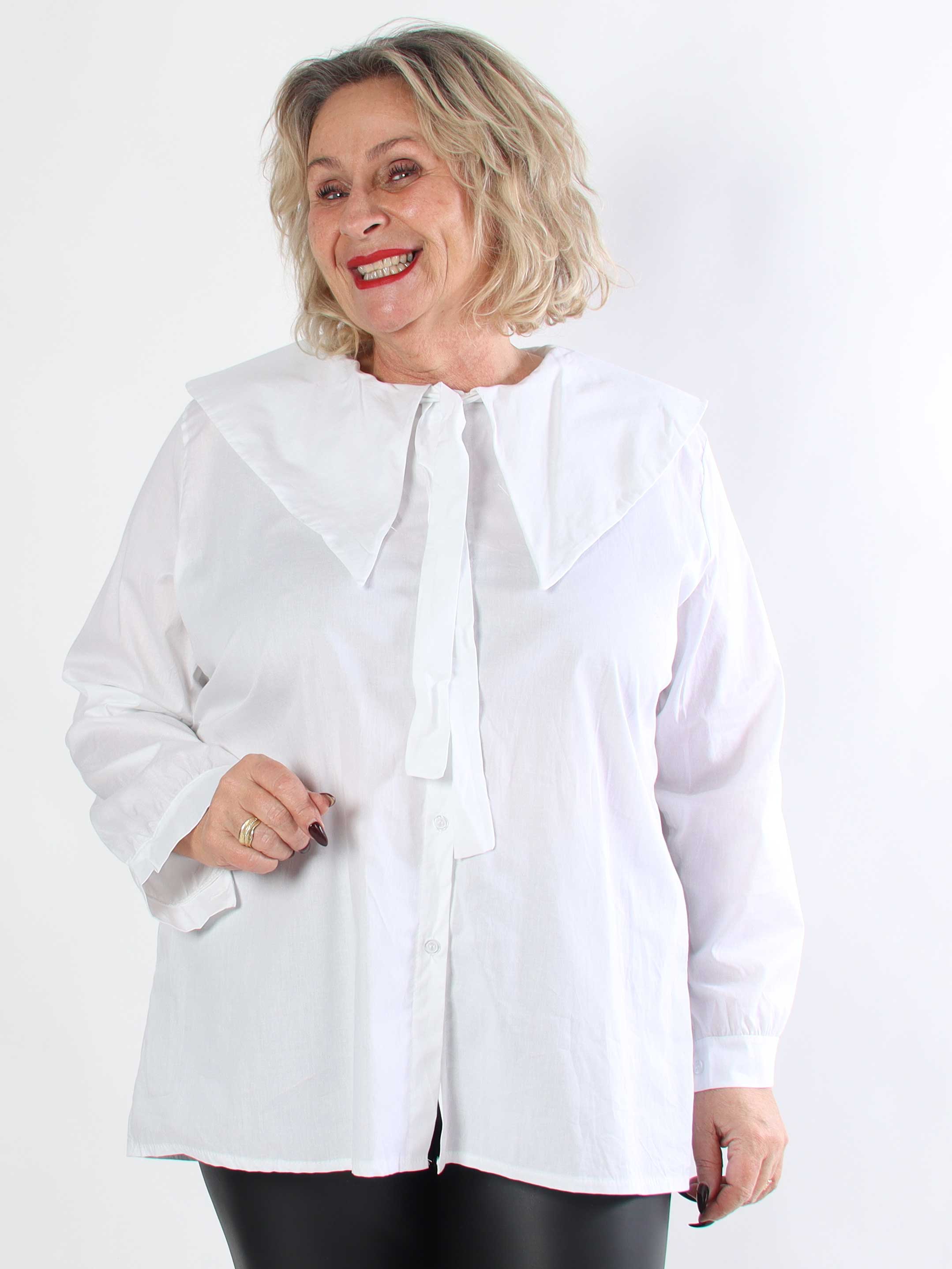 Venezia - Plus size skjorte i bomuld med stor krave og fint bindebånd