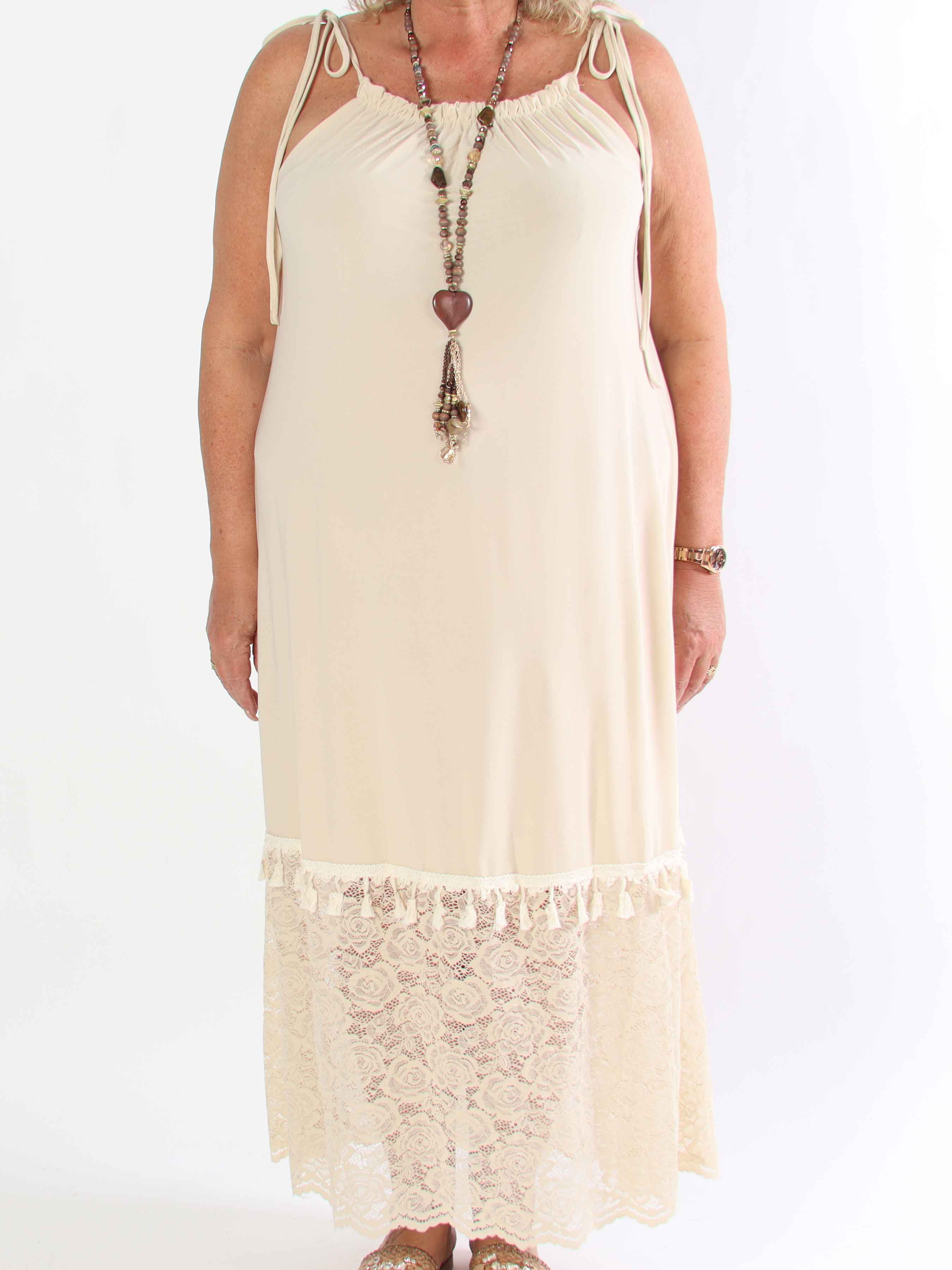 Willow - Lång elastisk plus size klänning med spets nederdel