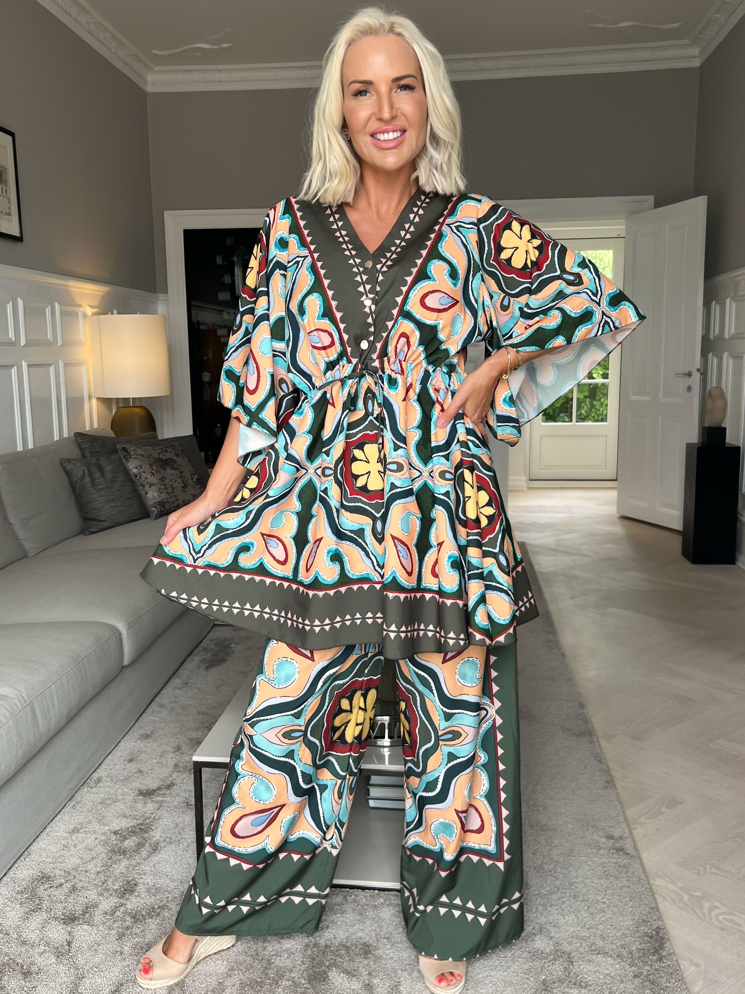 Yeva Tunika - Lång mönstrad tunika med knytband