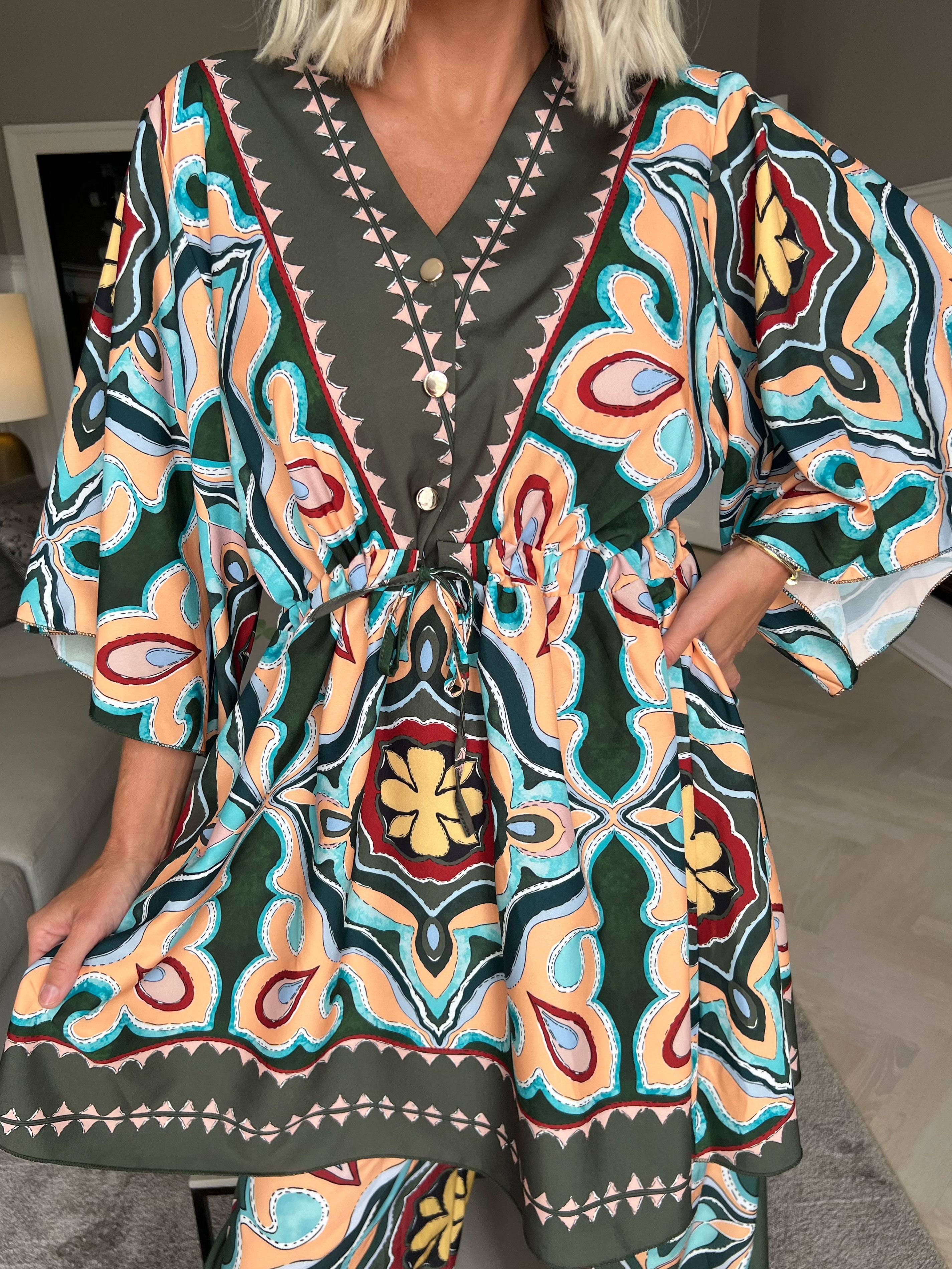 Yeva Tunika - Lång mönstrad tunika med knytband