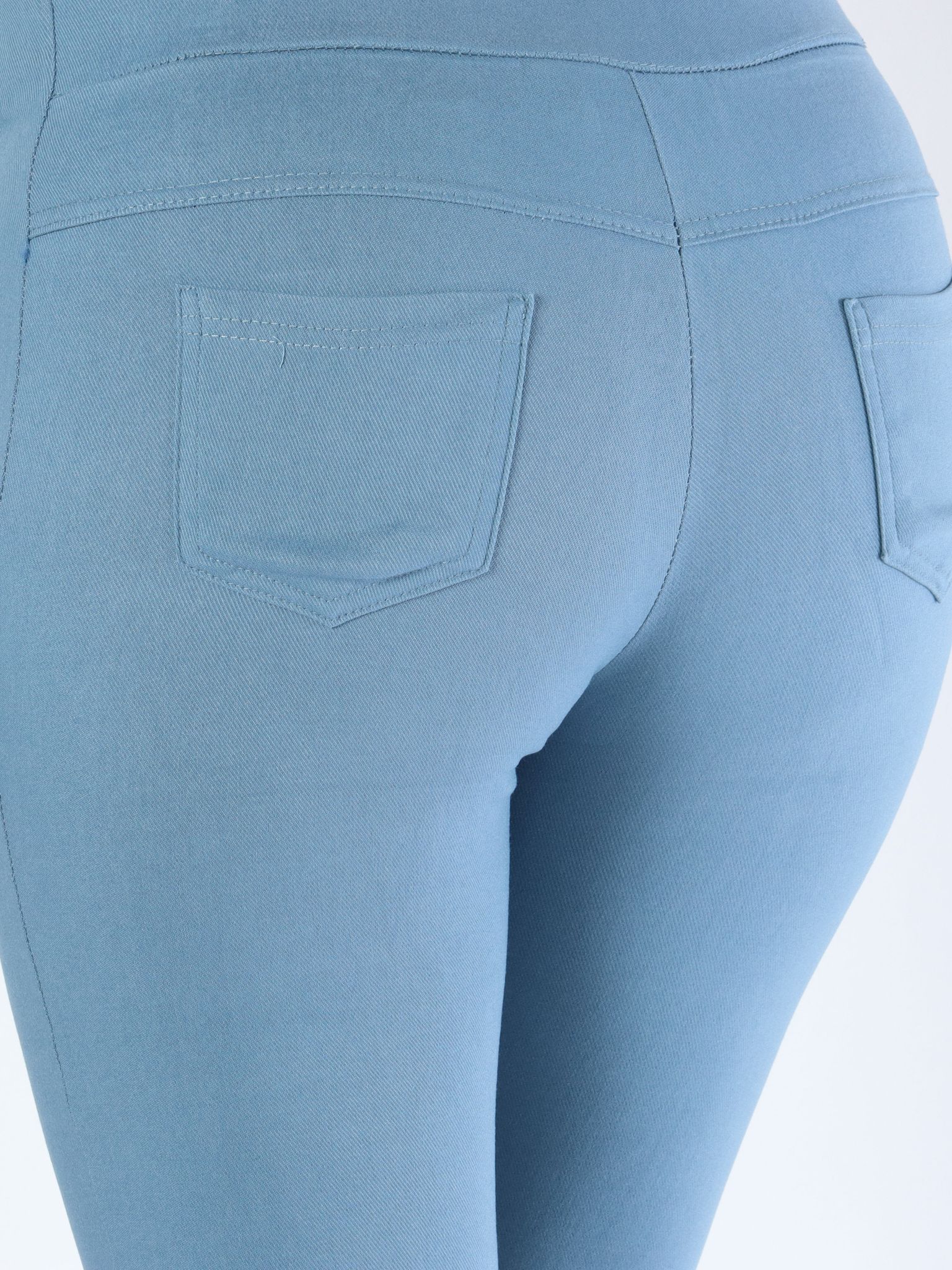 Kaya - Byxor med guldknappar och volangfåll