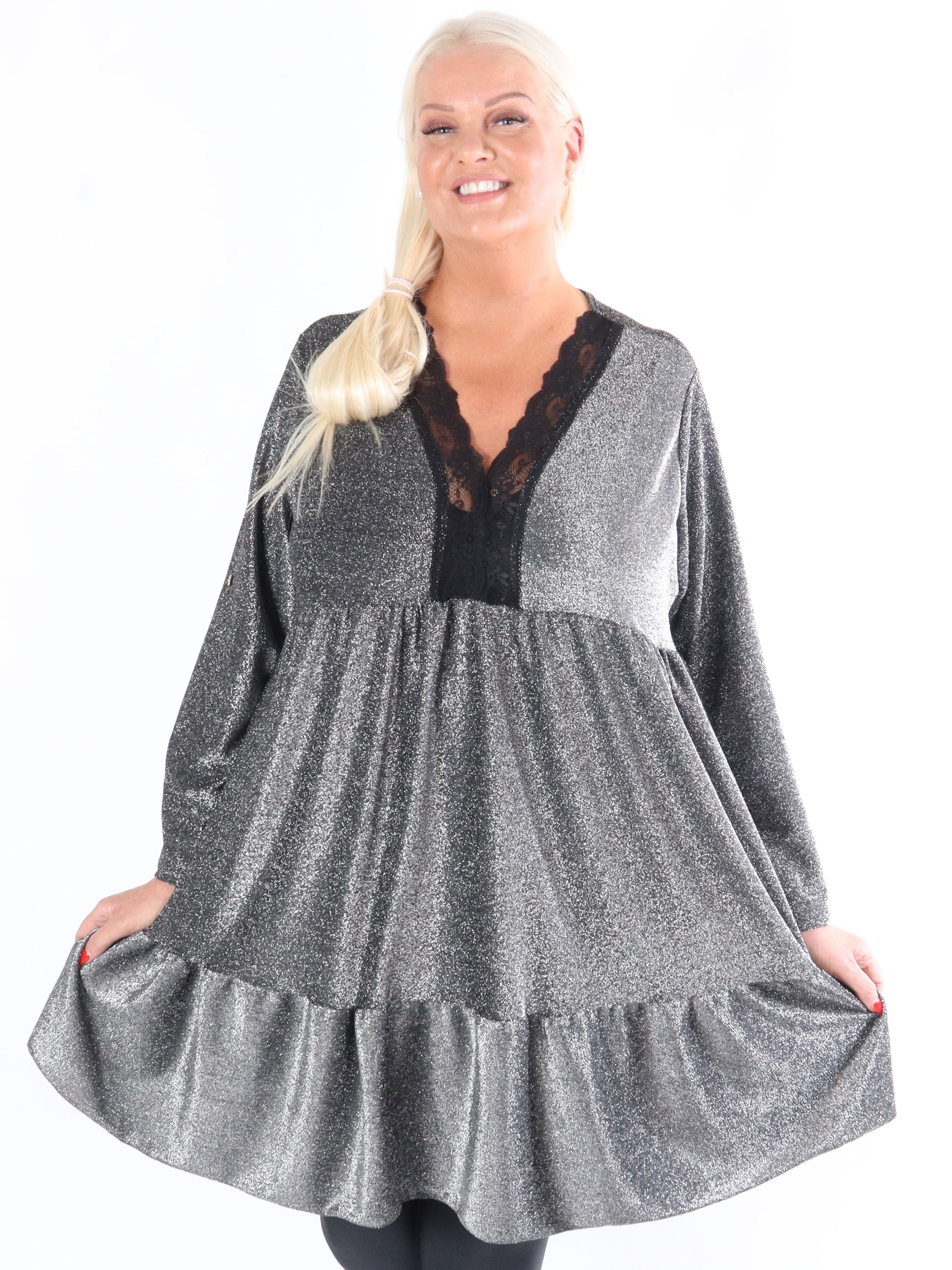 Abbelone - Tunika med spetskant i halsen