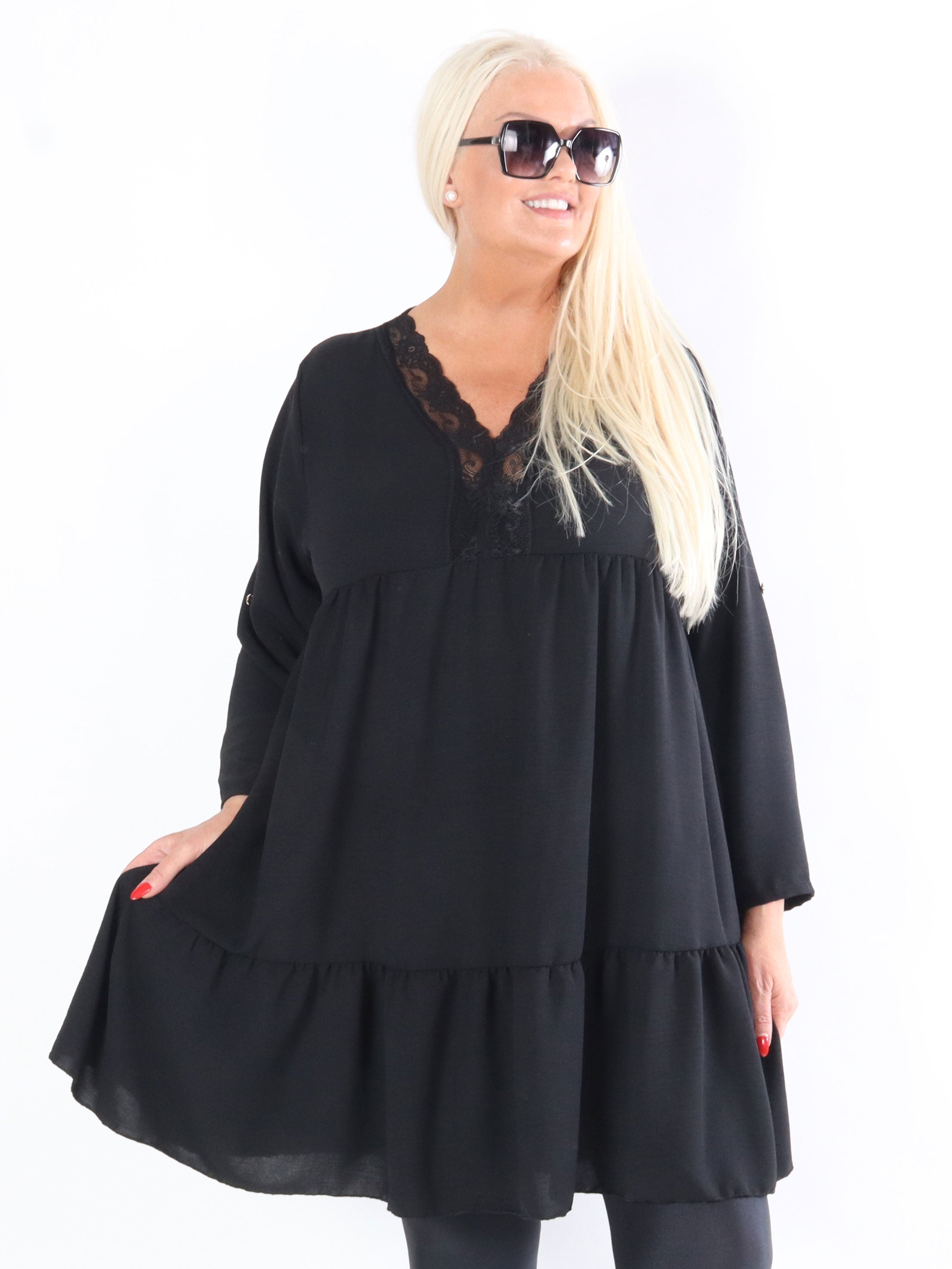 Abbelone - Tunika med spetskant i halsen