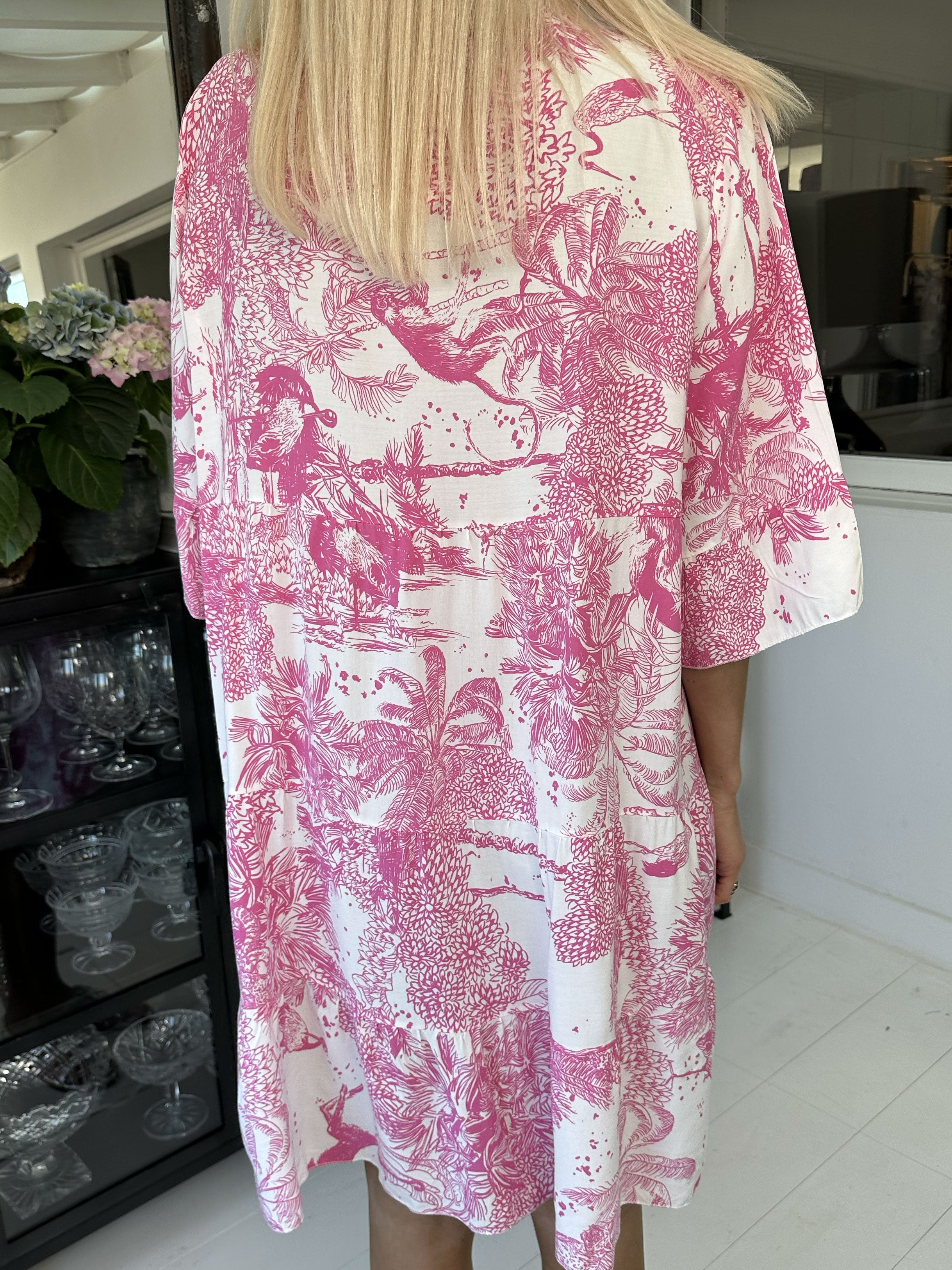 Abbie - Söt klänning med djungeltema