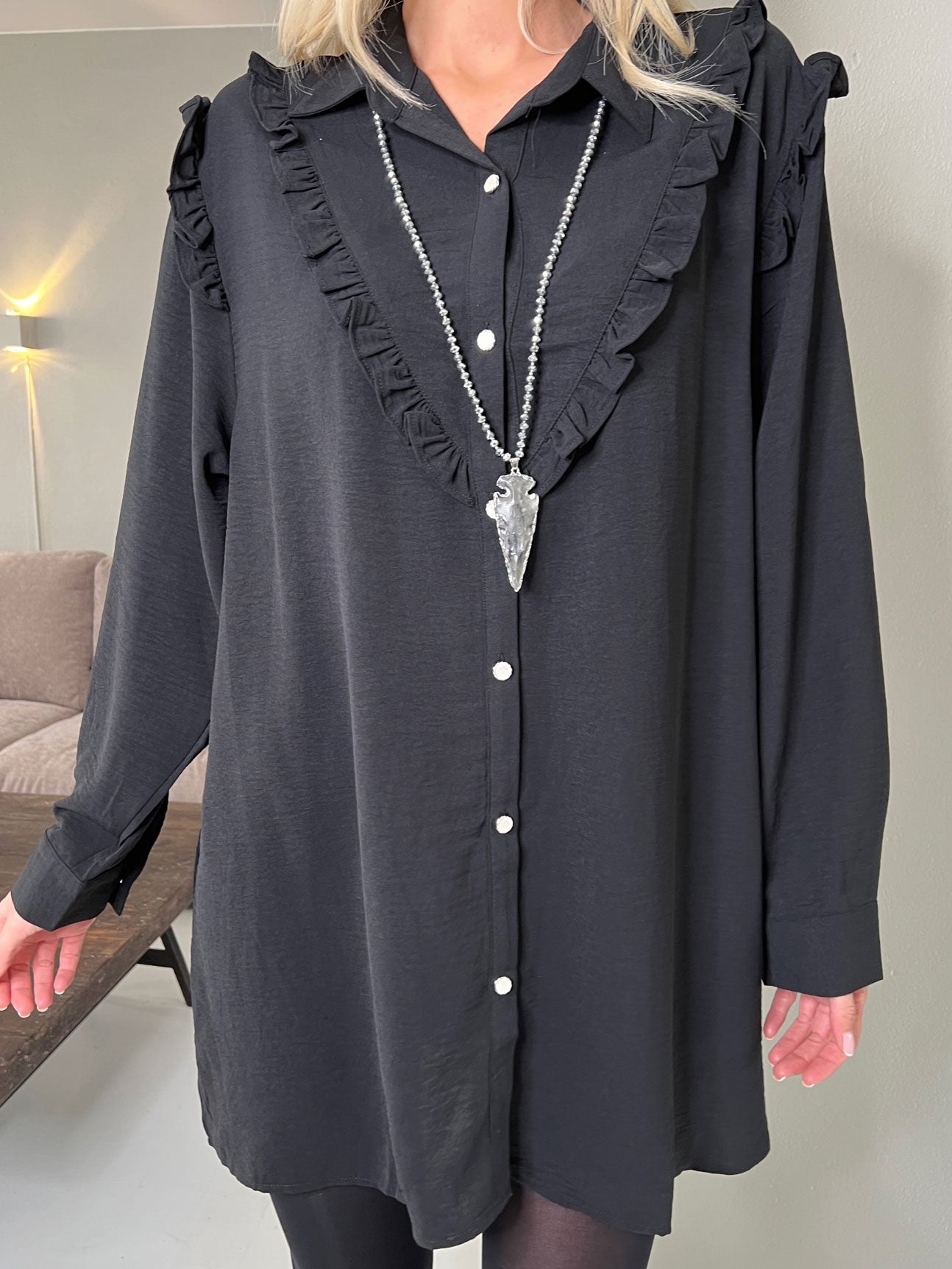 Ada - Söt skjorta med volangkanter - Blue