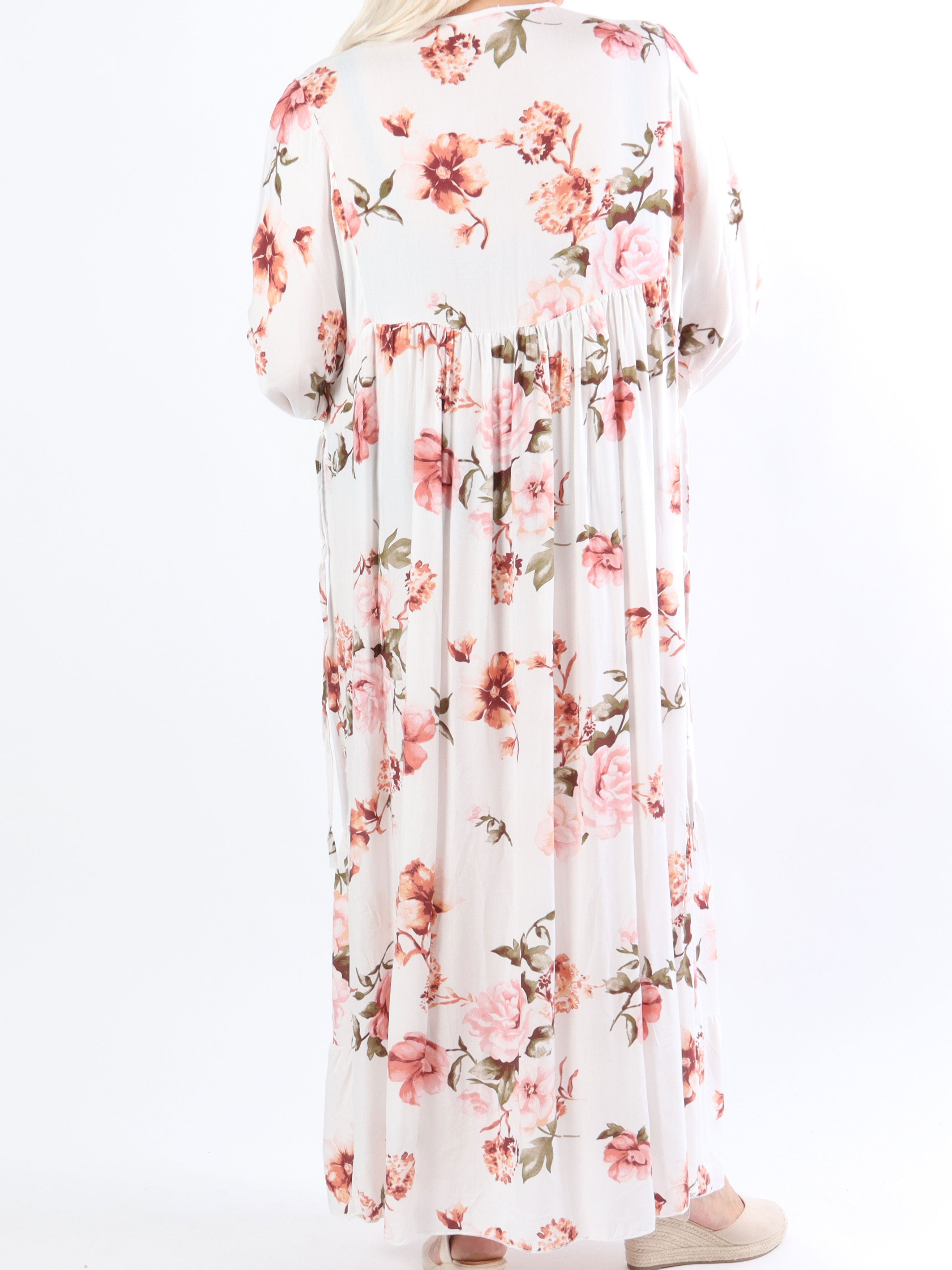 Adelaida Flower - Plus size klänning med snäckor och fransar