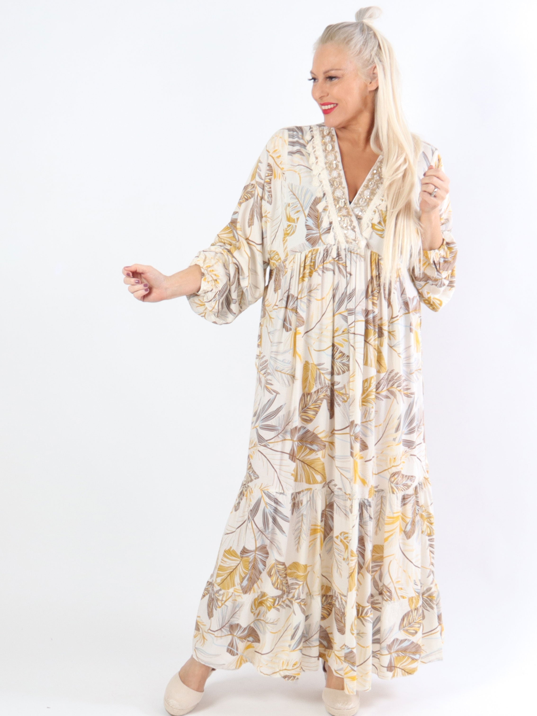 Adelaida Leaf - Plus size klänning med snäckor och fransar