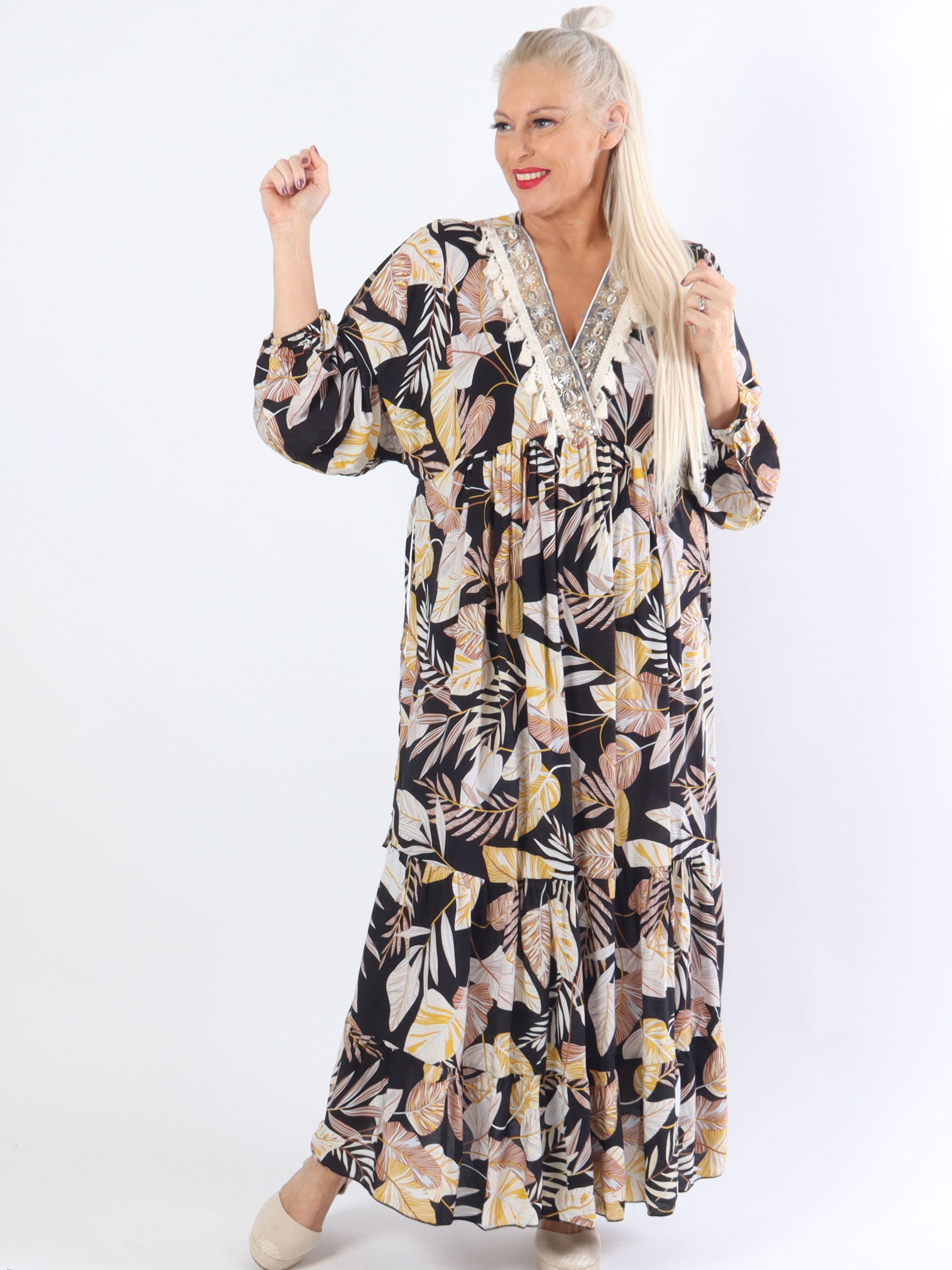 Adelaida Leaf - Plus size klänning med snäckor och fransar