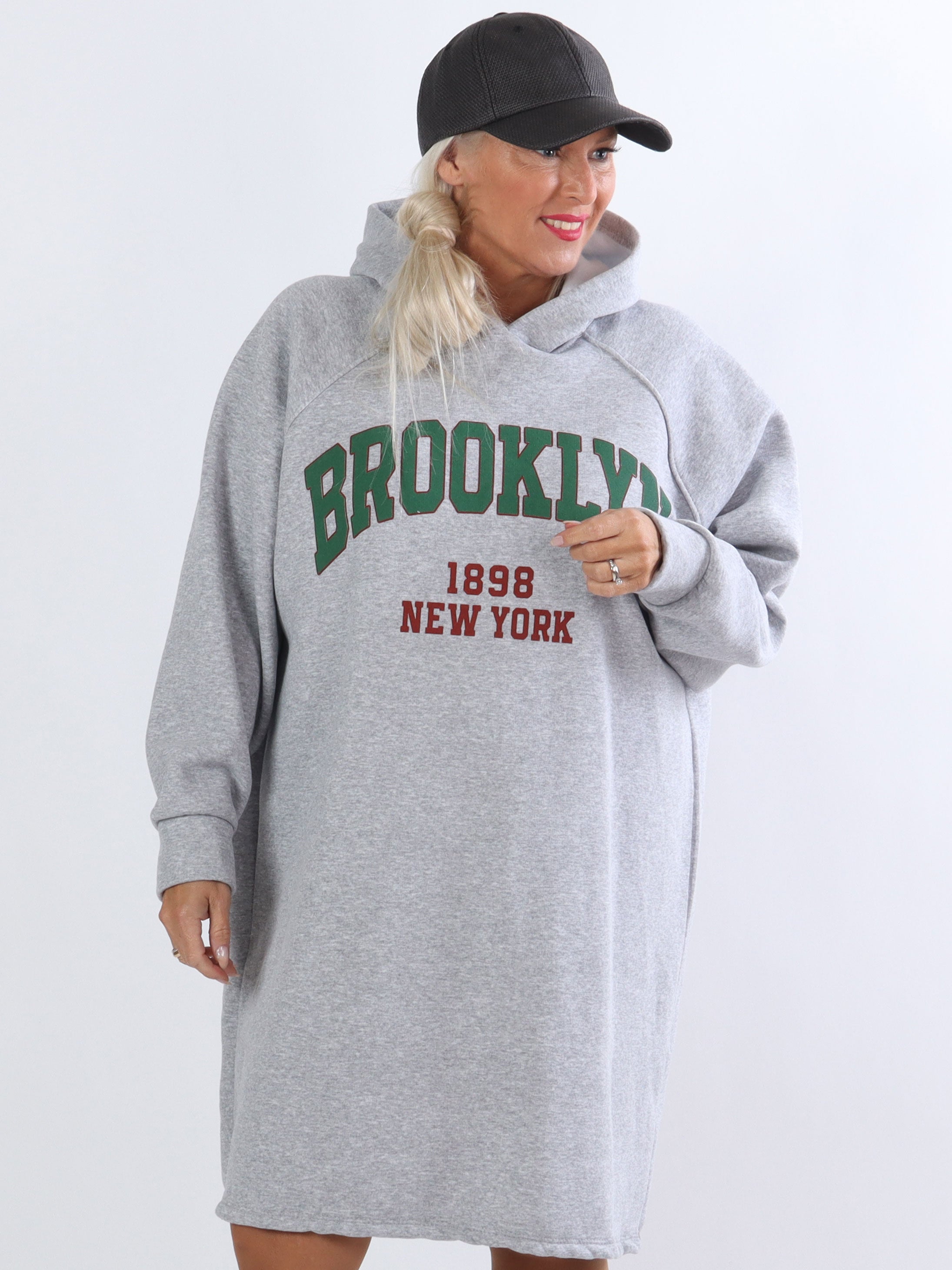 Adrianna - Plus size hoodie klänning med text framtill