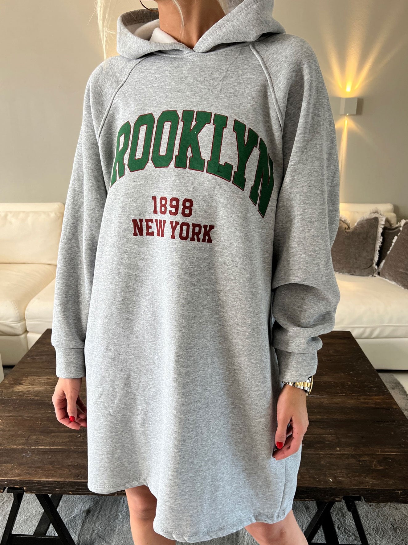 Adrianna - Hoodie klänning med text framtill