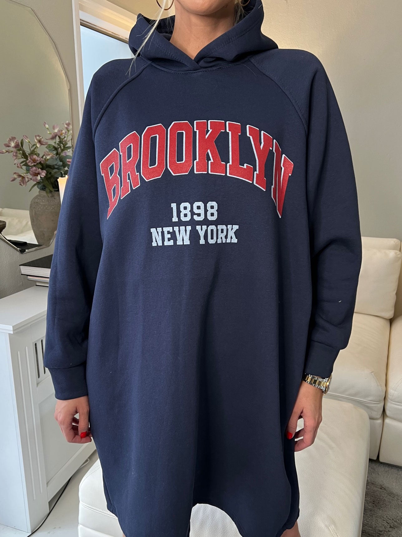 Adrianna - Hoodie klänning med text framtill