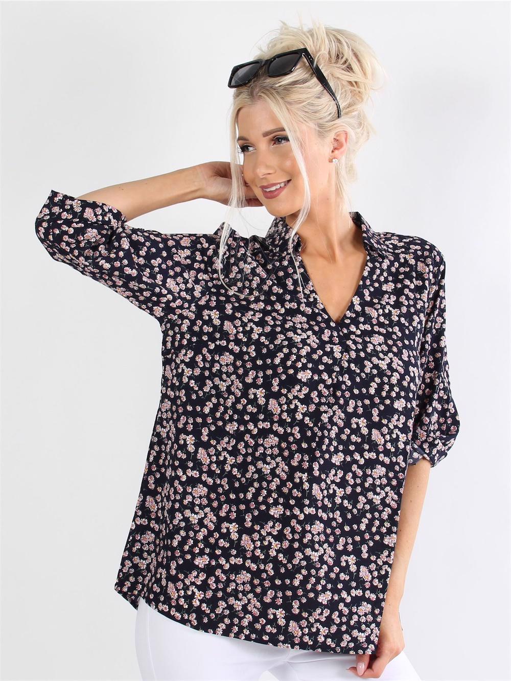 Agueda - Skjortblus med blommor och krage