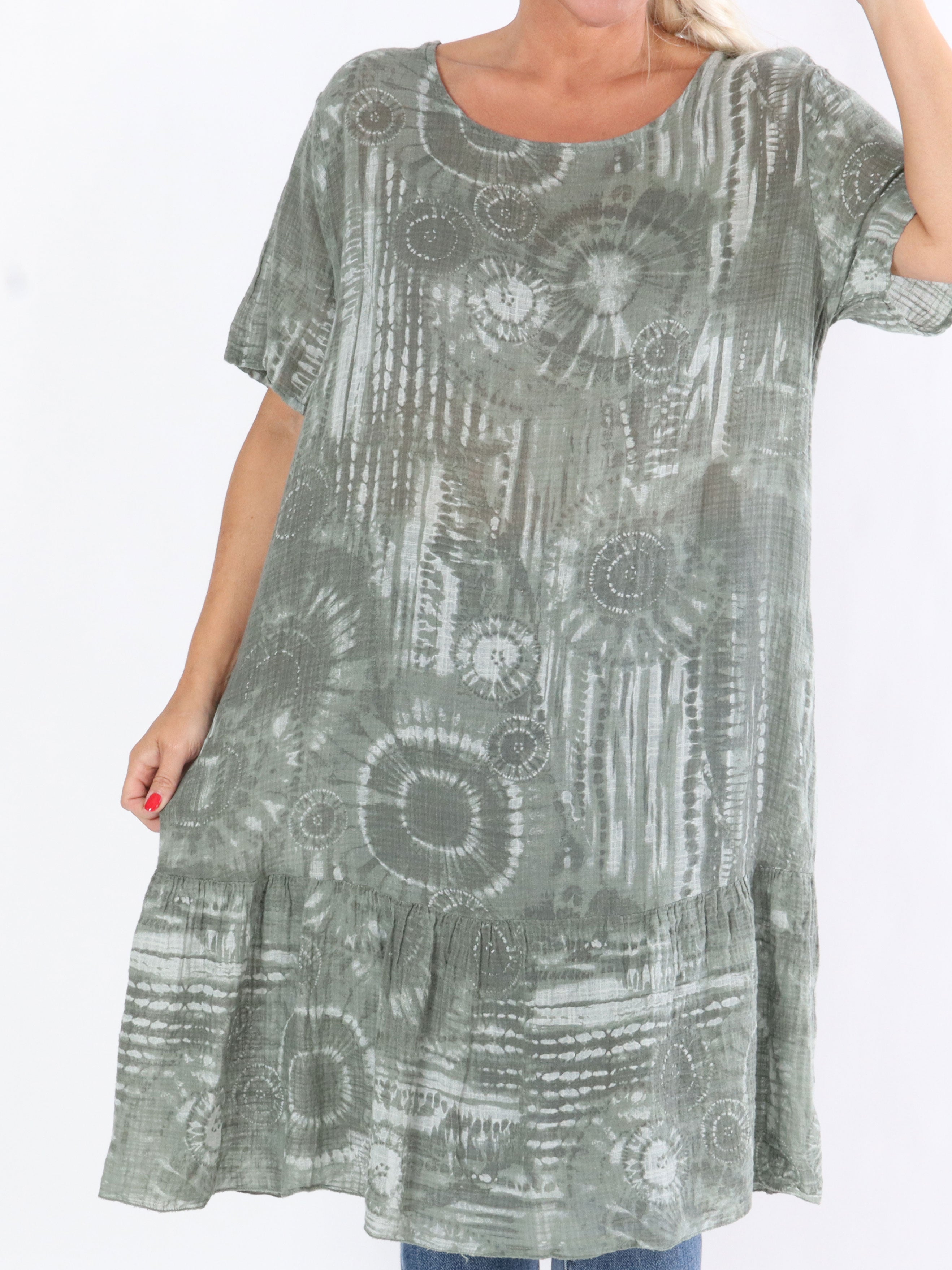 Aia - Lång klänning med liten volangkant i nederkanten