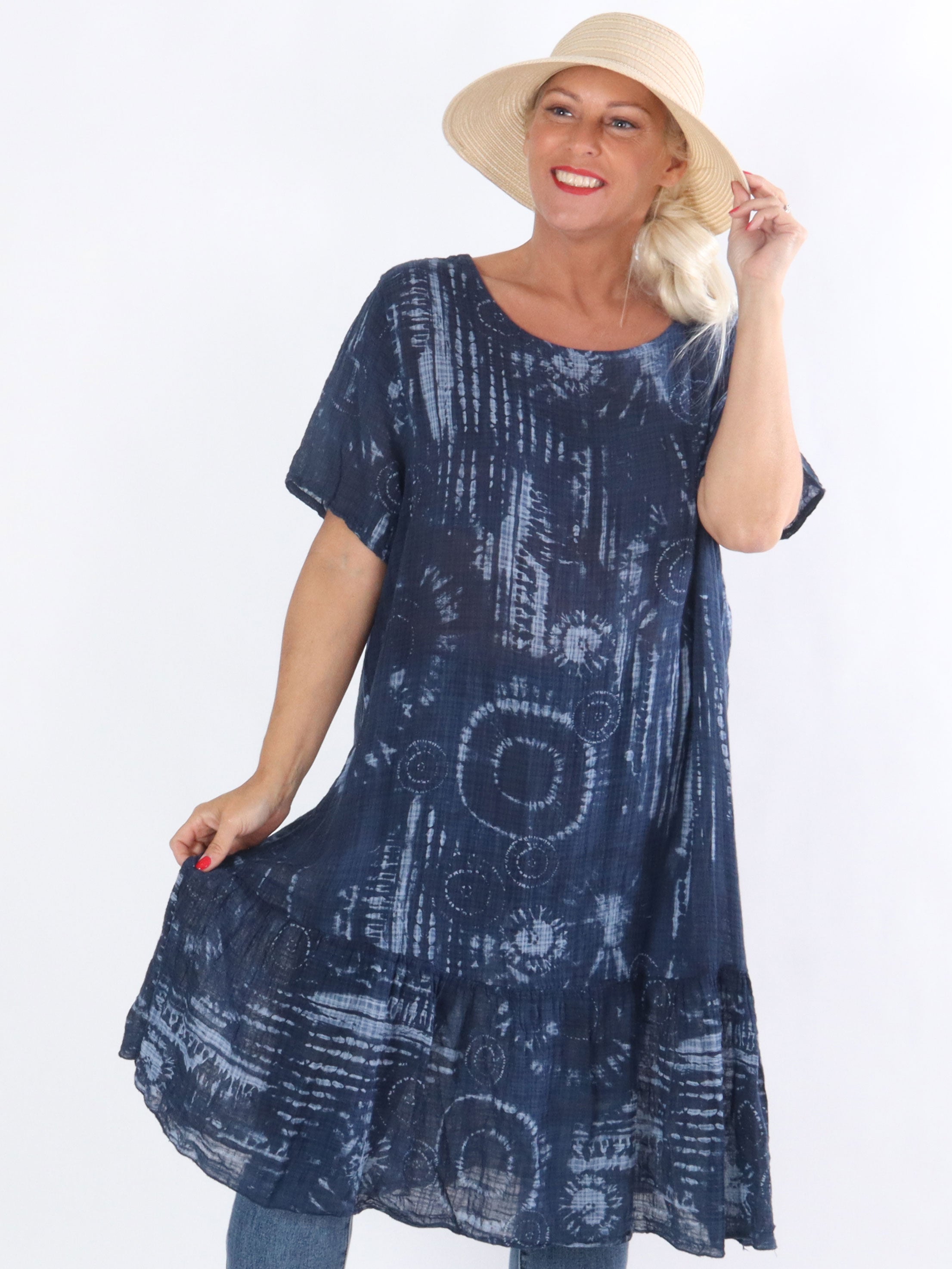 Aia - Lång klänning med liten volangkant i nederkanten