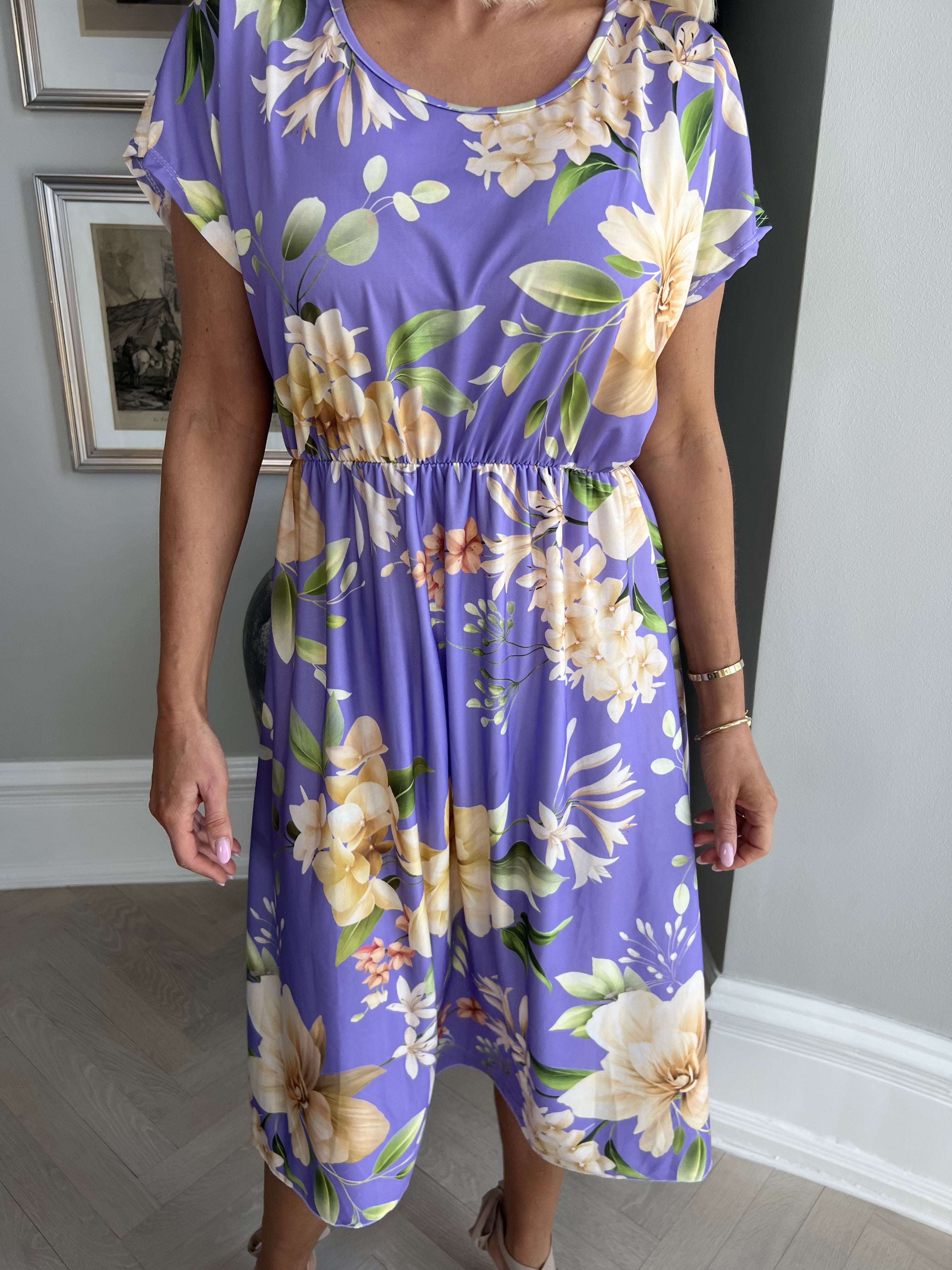 Aija - Söt blommig klänning med elastisk midja - Old rose