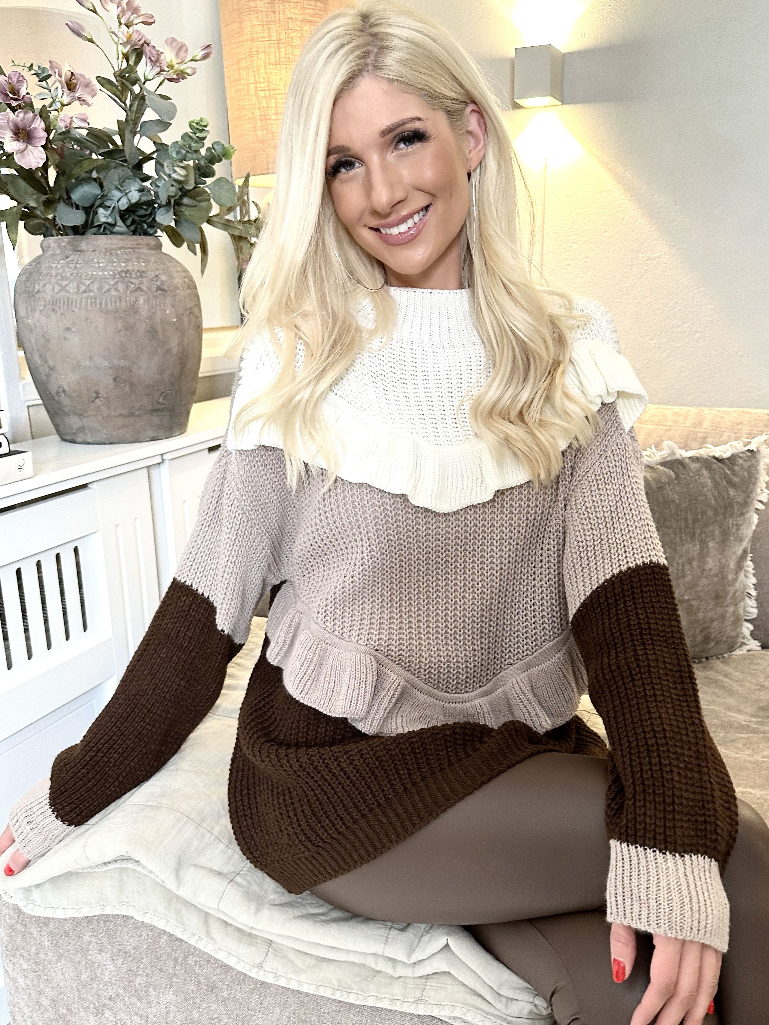 Alabama - Söt stickad tröja med volangkanter