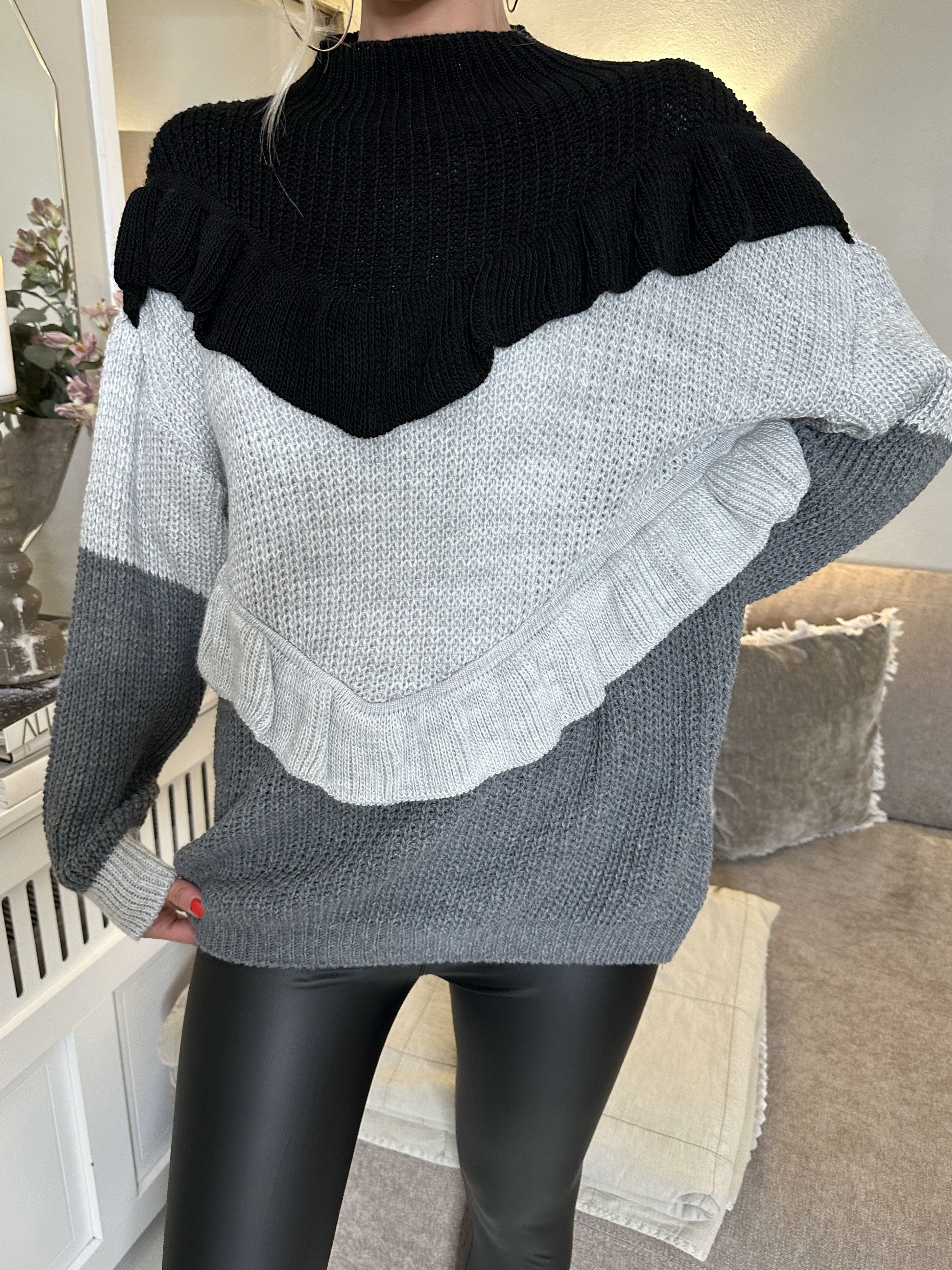 Alabama - Söt stickad tröja med volangkanter