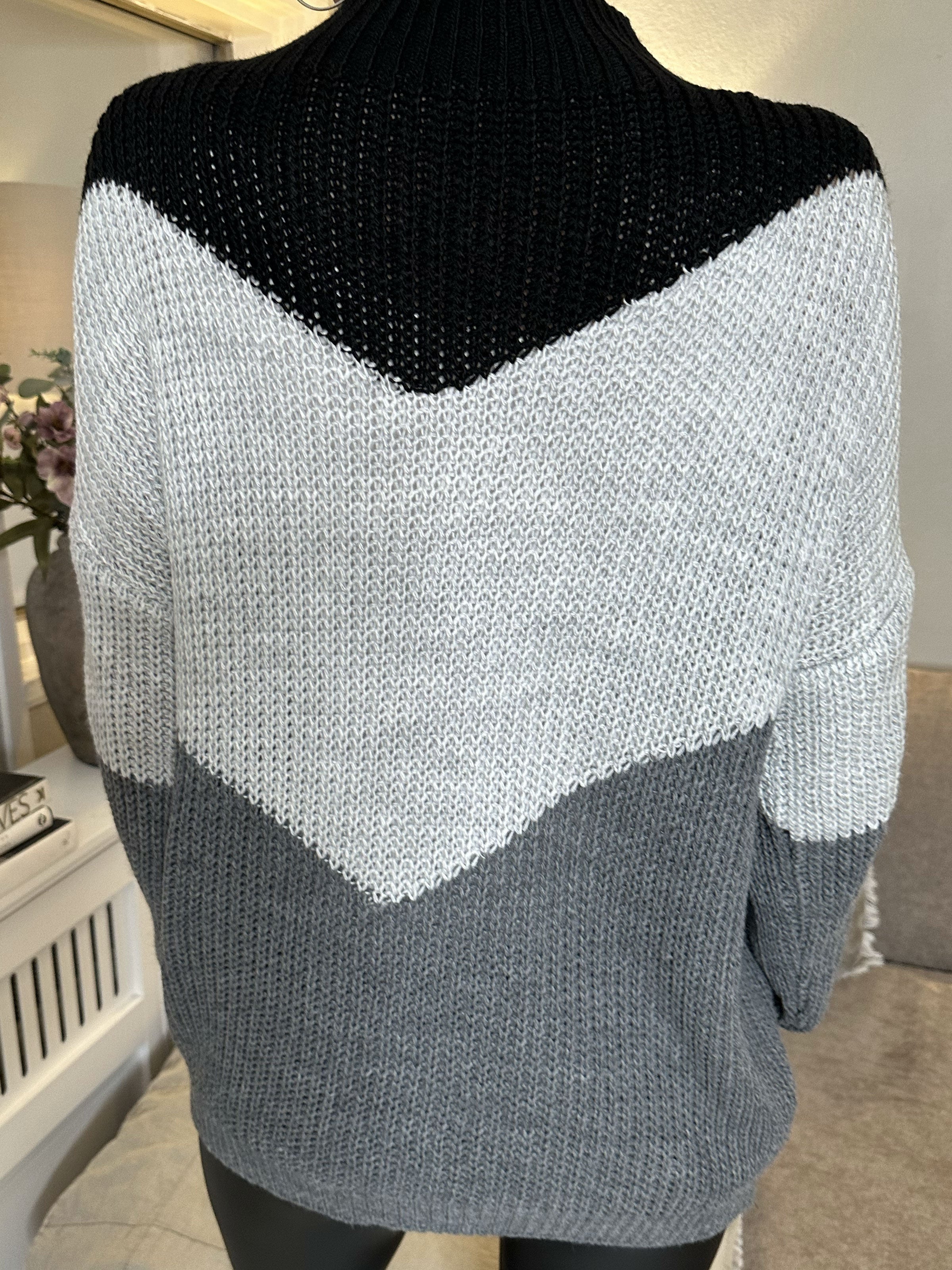 Alabama - Söt stickad tröja med volangkanter