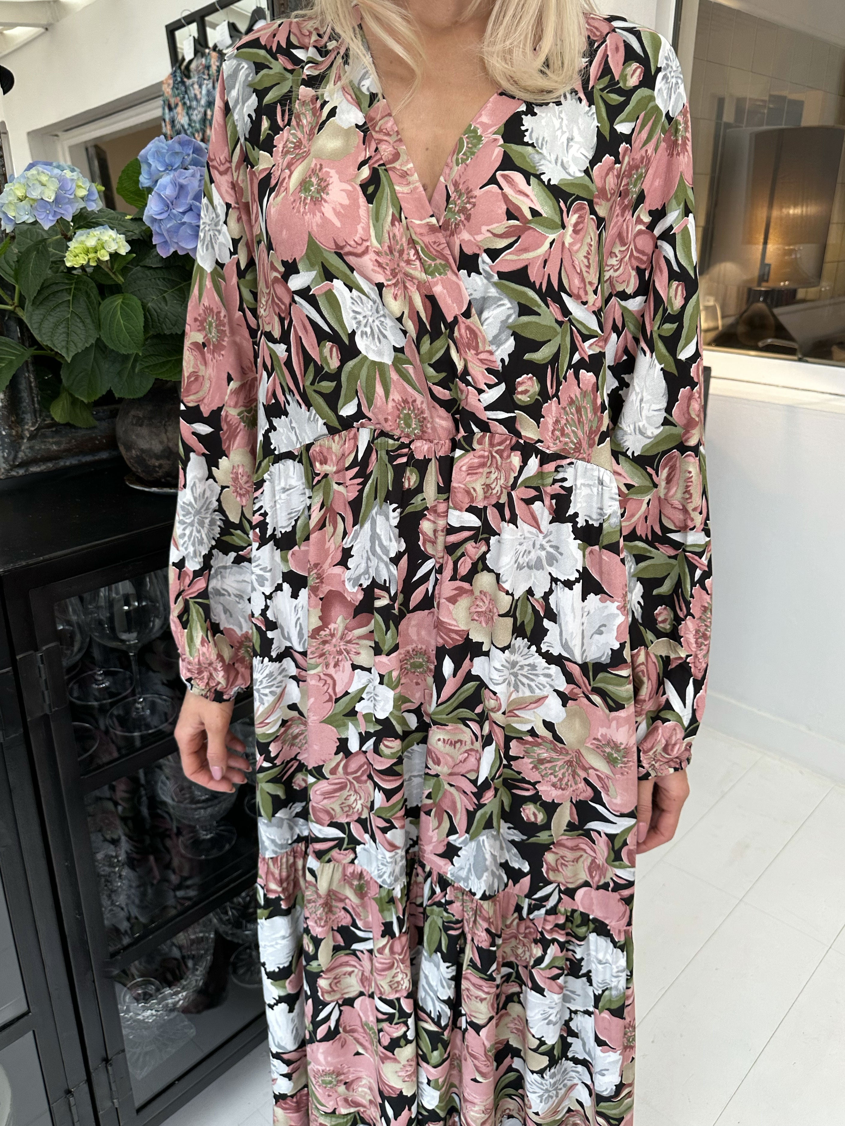 Alasca - Lång blommig klänning med band