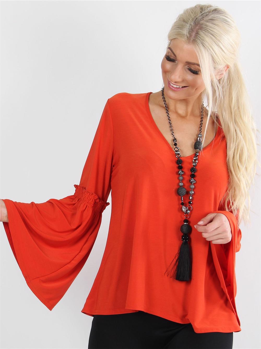 Alba - Svart blus med vida ärmar och v-hals