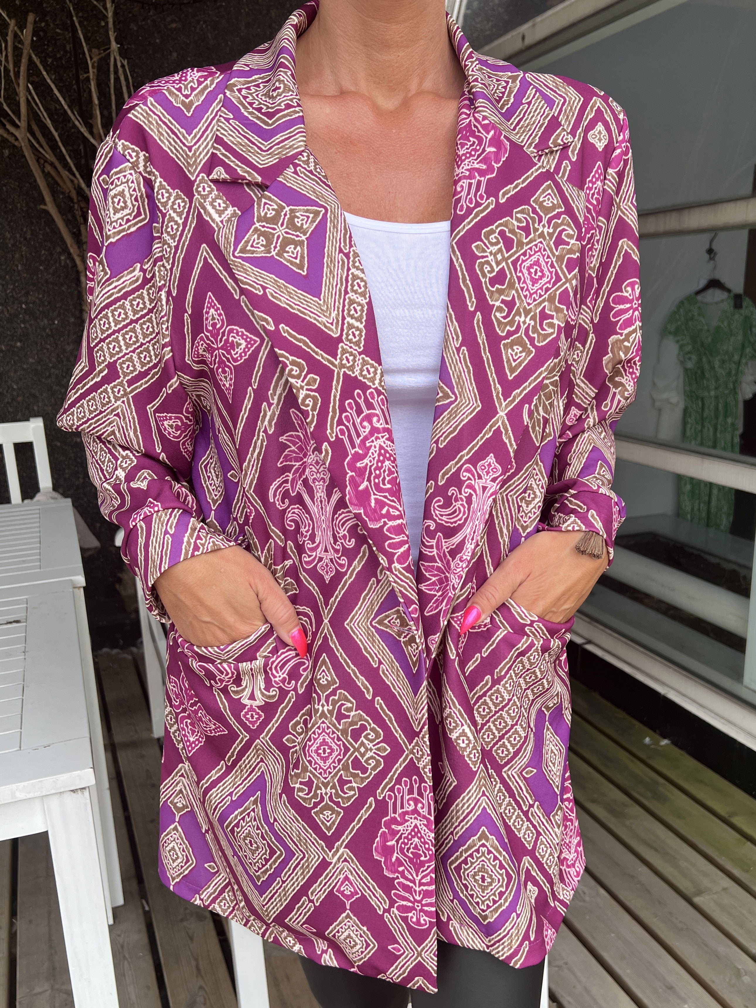 Alberte Pattern - Blazer i mönster - Black